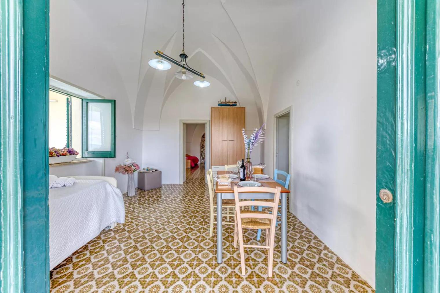 Apartment with Sea View - Photo 7