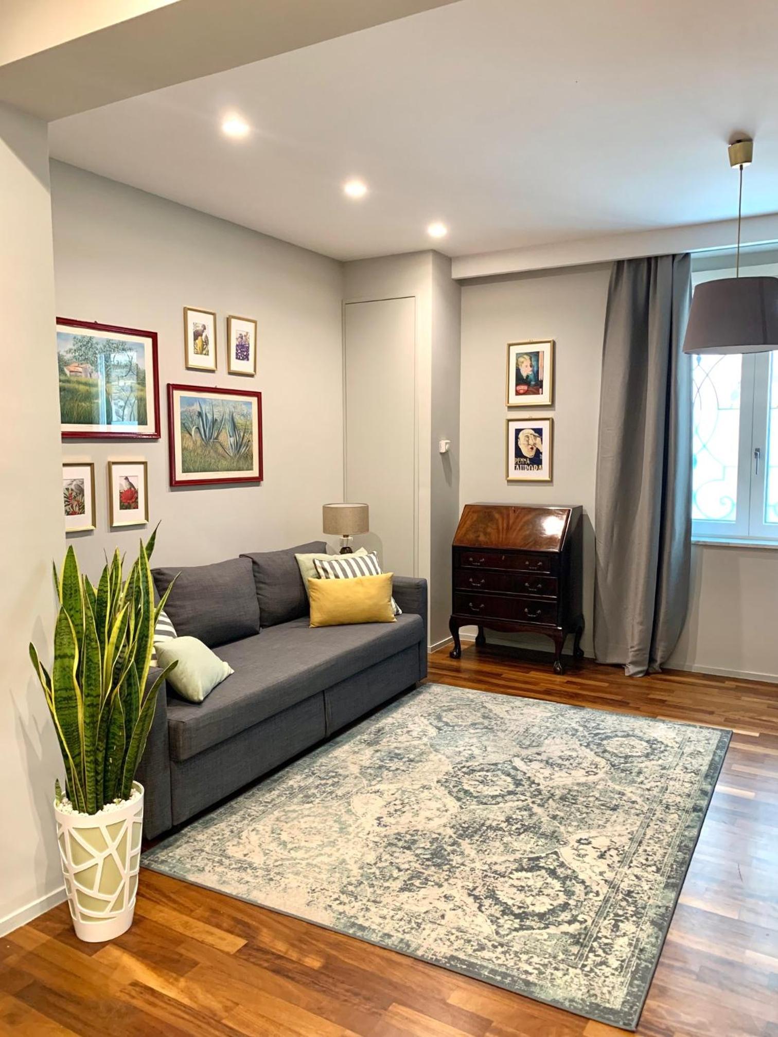 One-Bedroom Apartment