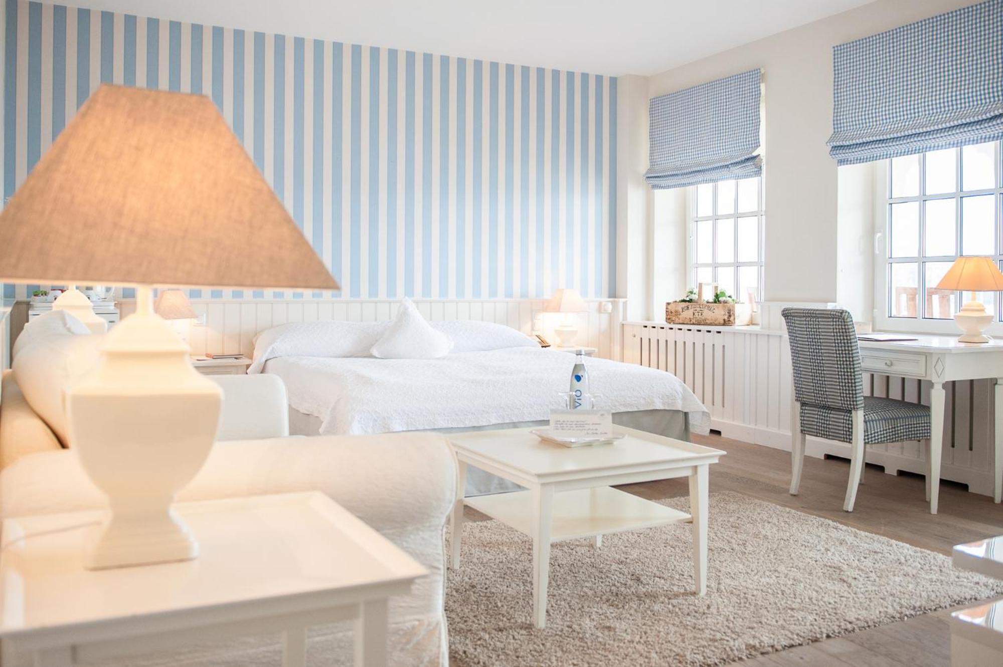 Premium  Double Room with Balcony and Sea View photo 3