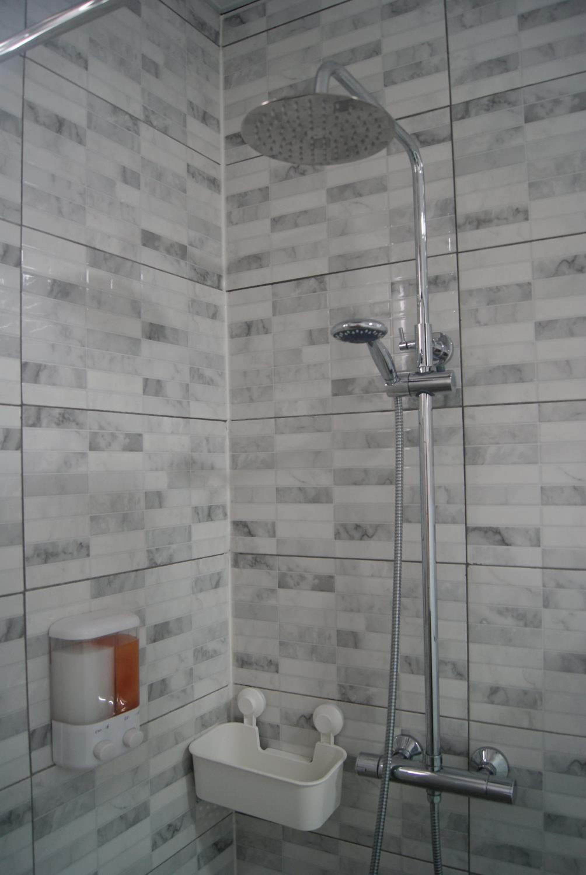 Two-Bedroom House - Photo 12