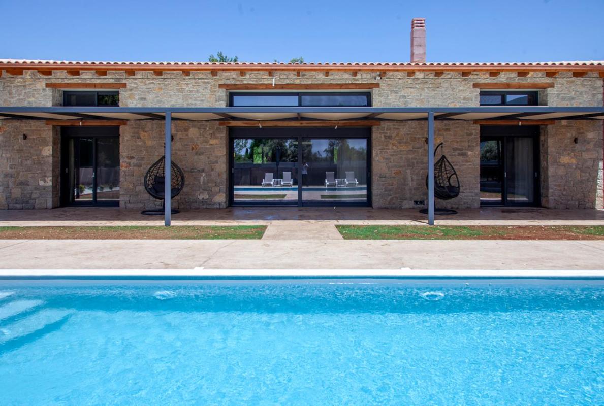 Villa photo 2