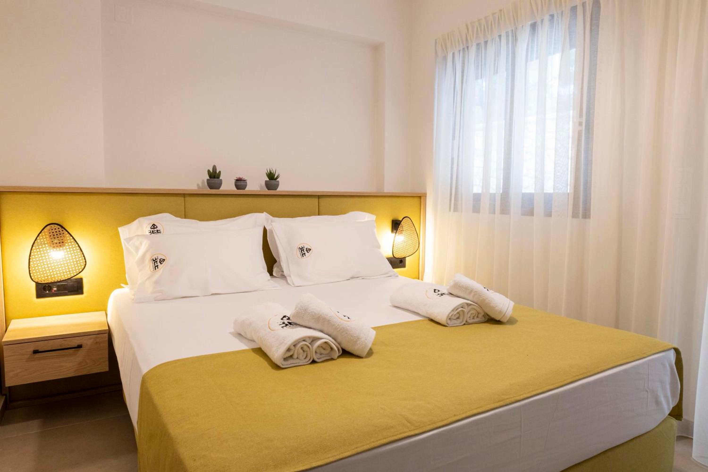 Deluxe Suite with Sea View photo 3