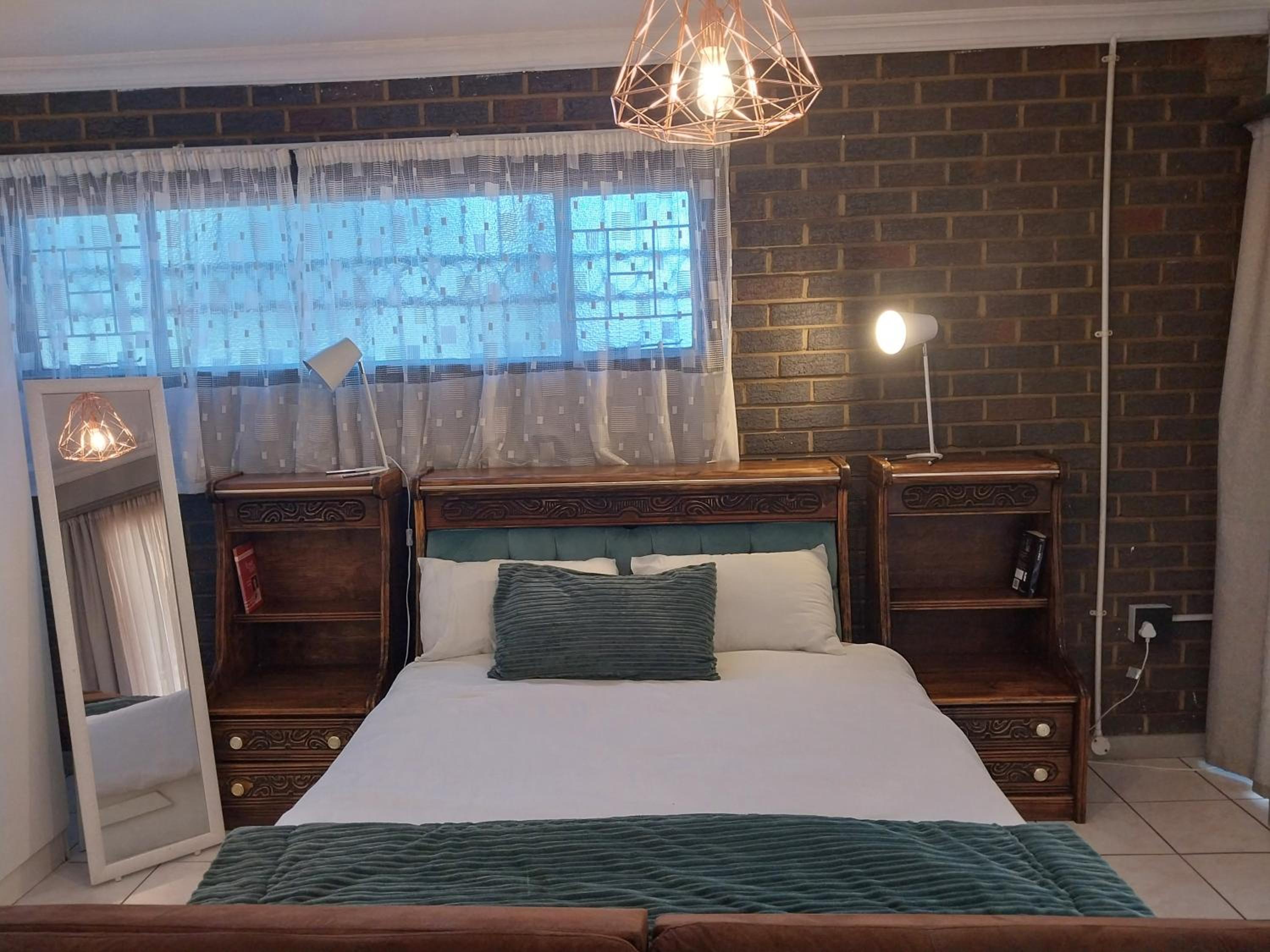 Deluxe Double Room - Photo 8