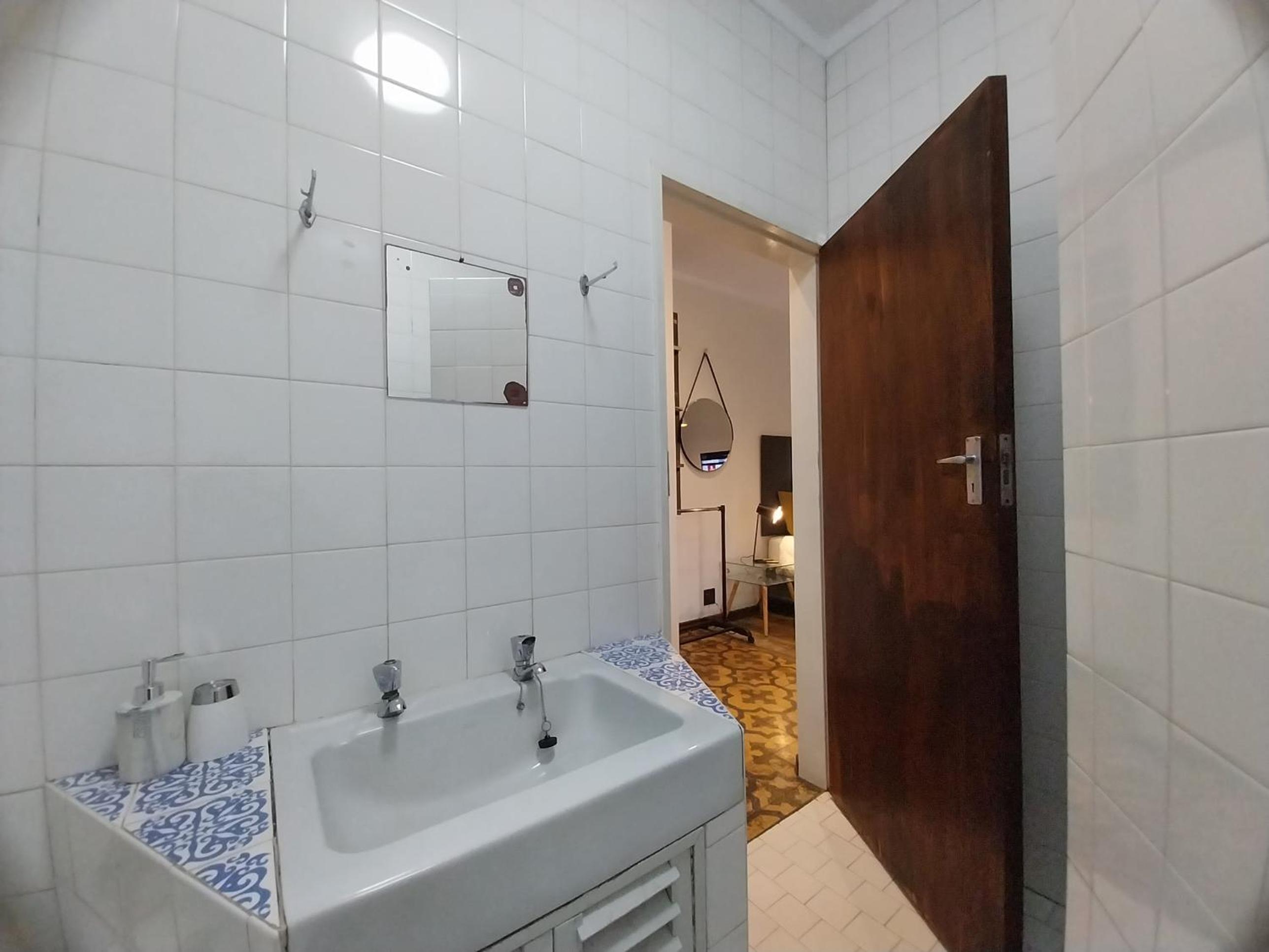 Budget Double Room - Photo 8
