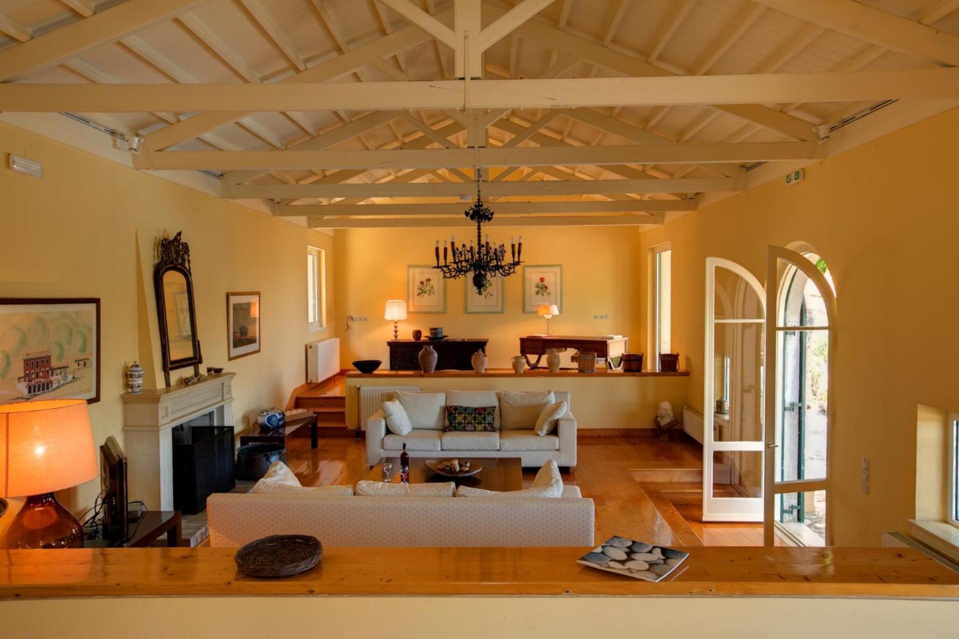 Five-Bedroom Villa photo 1
