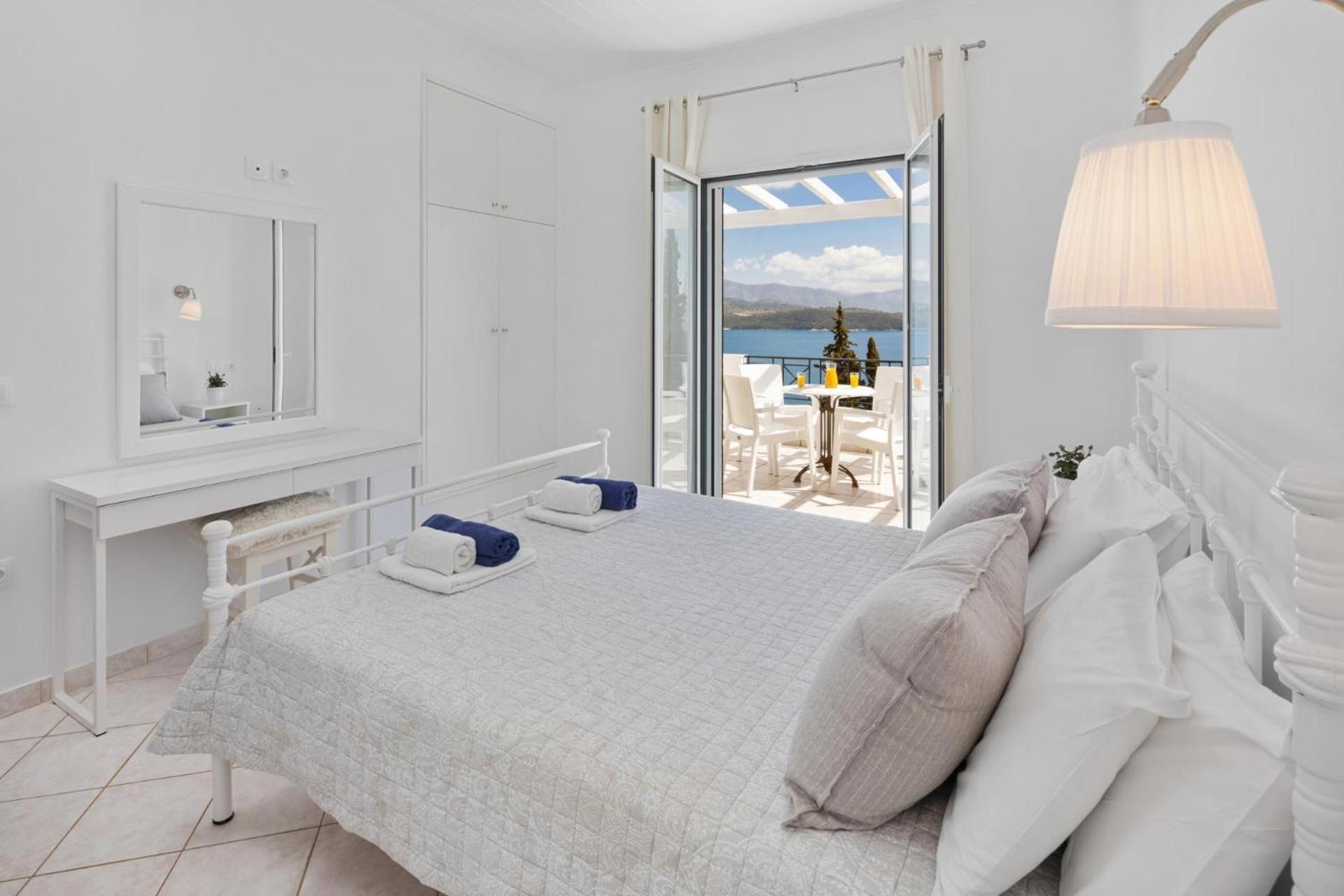 Three-Bedroom Villa photo 1