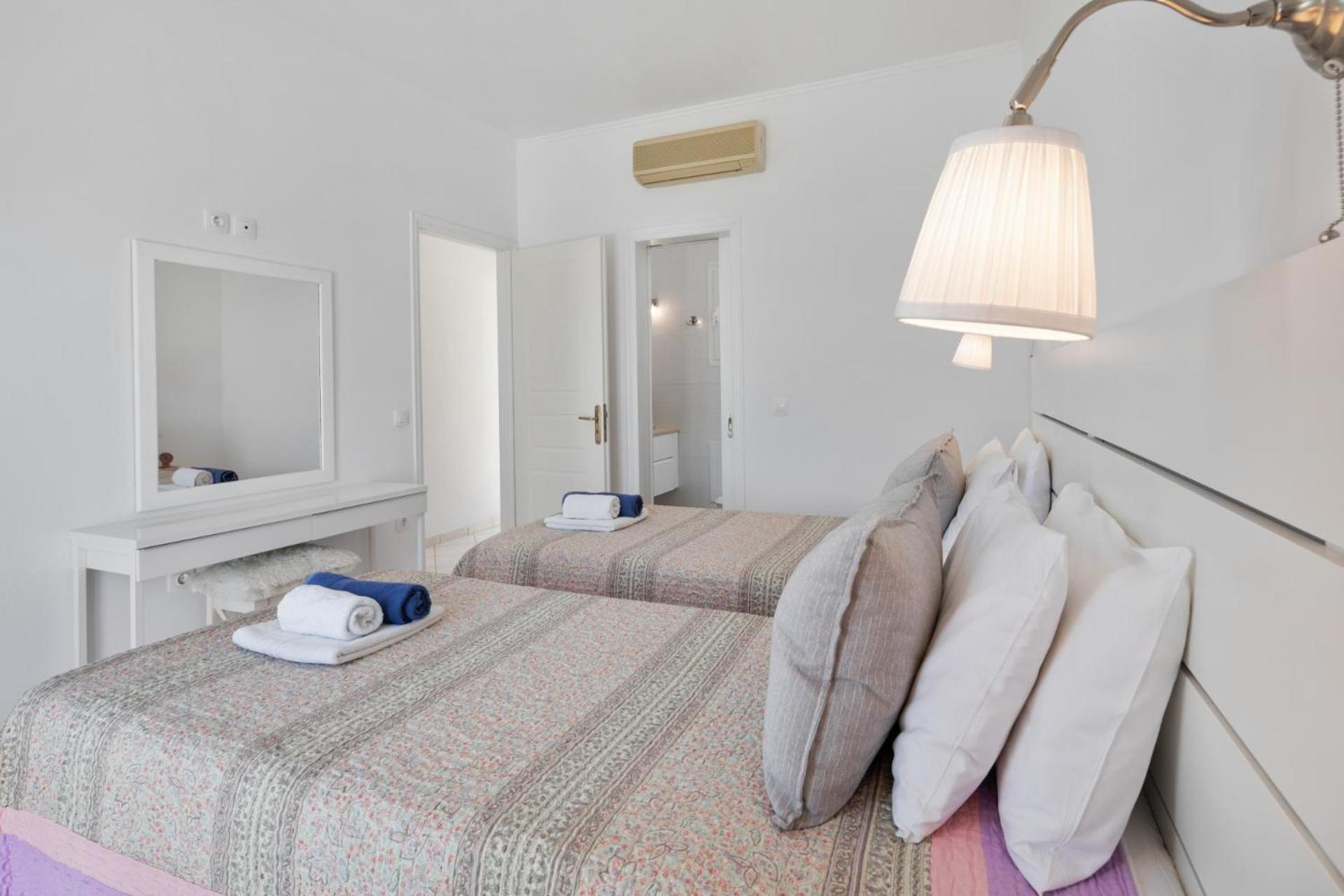 Three-Bedroom Villa photo 2
