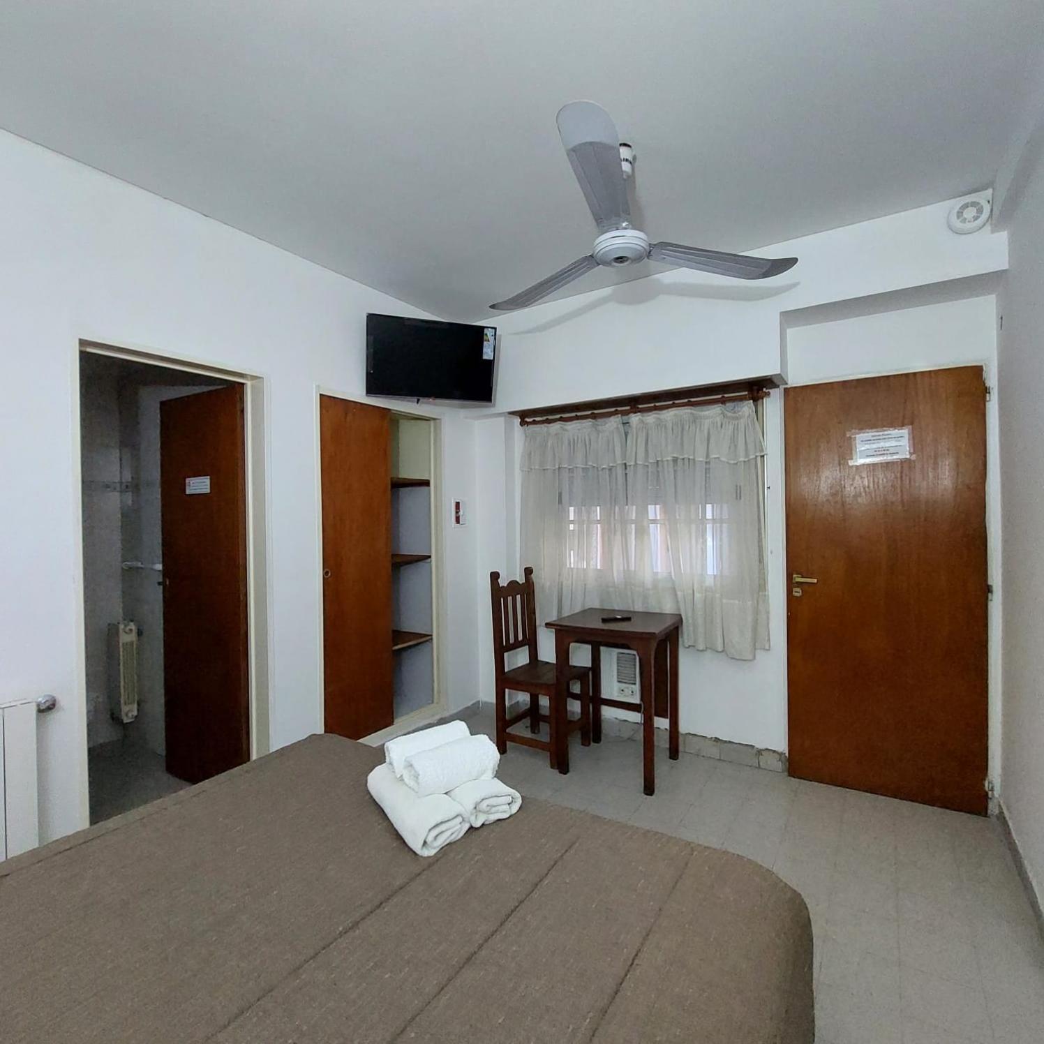 Double Room with Private Bathroom photo 1