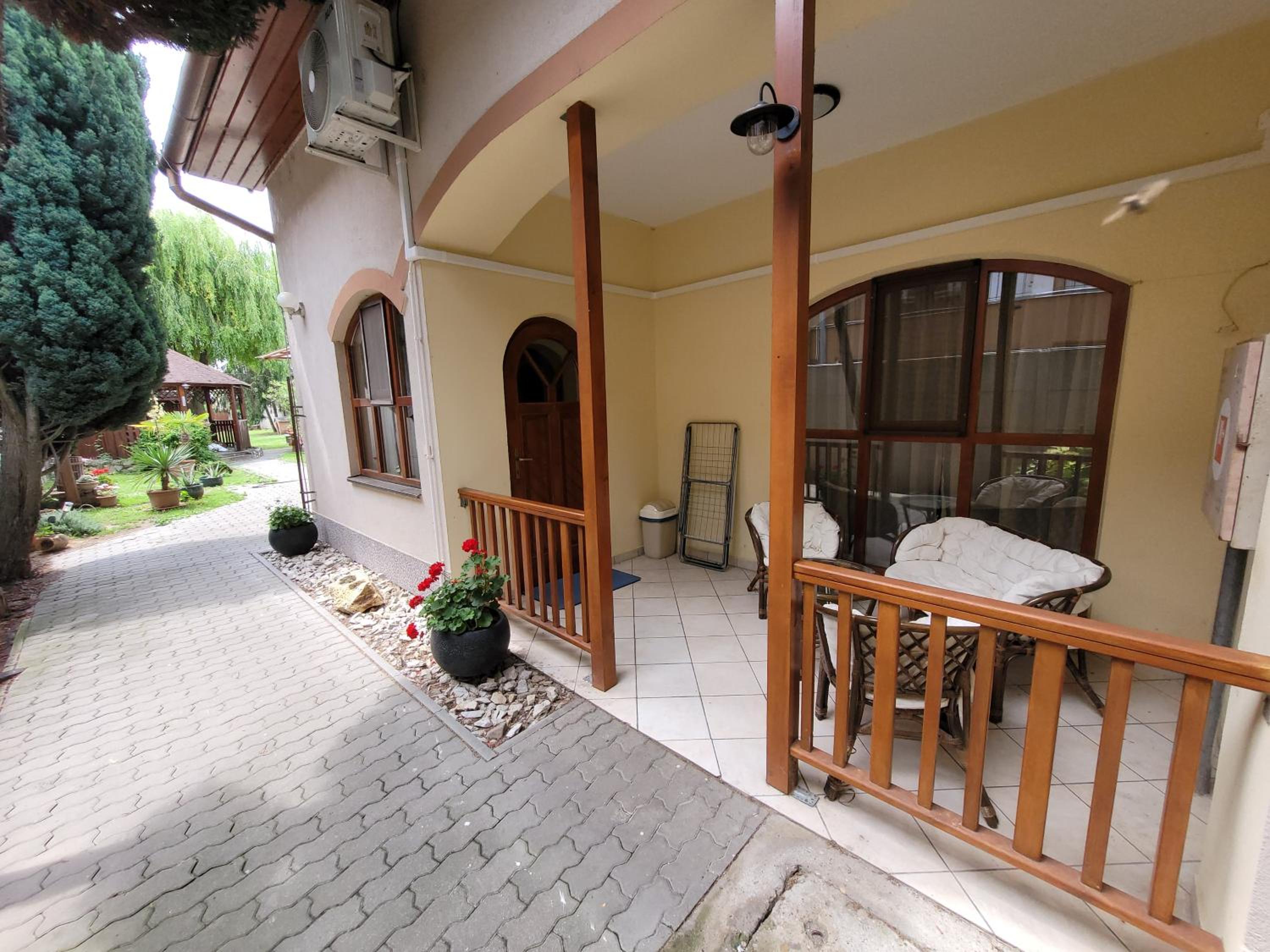 Quadruple Room - Photo 9