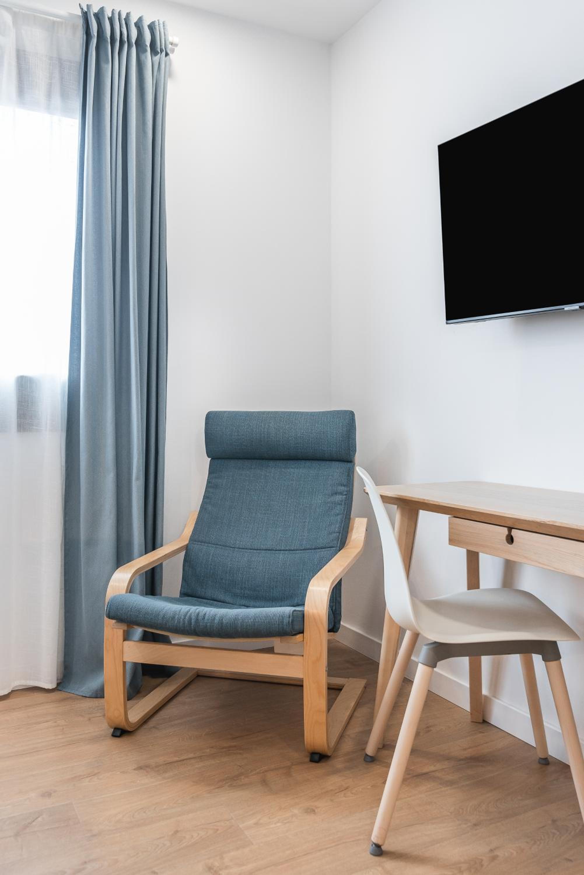 Double Room thumbnail 5
