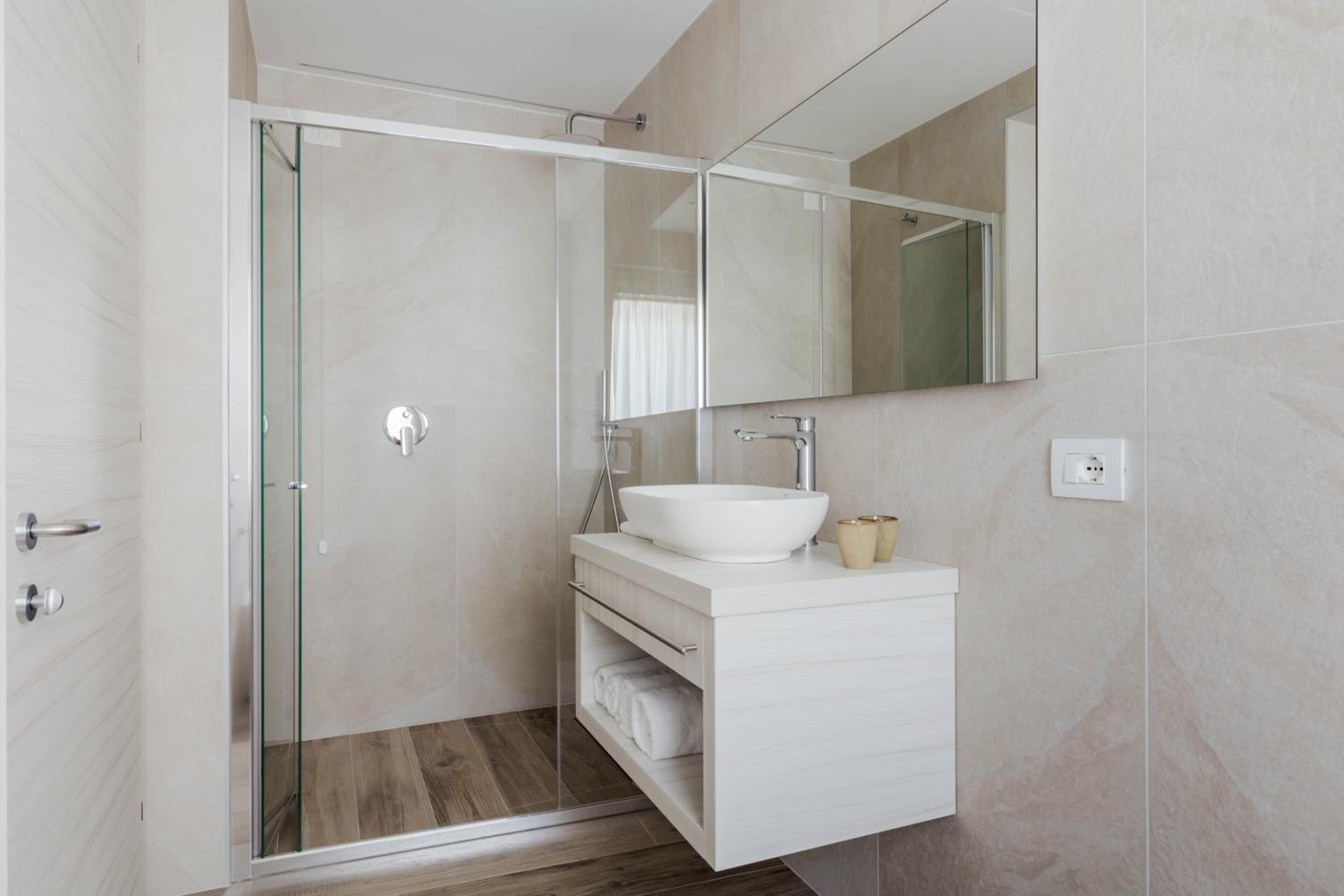 Suite with Lake View