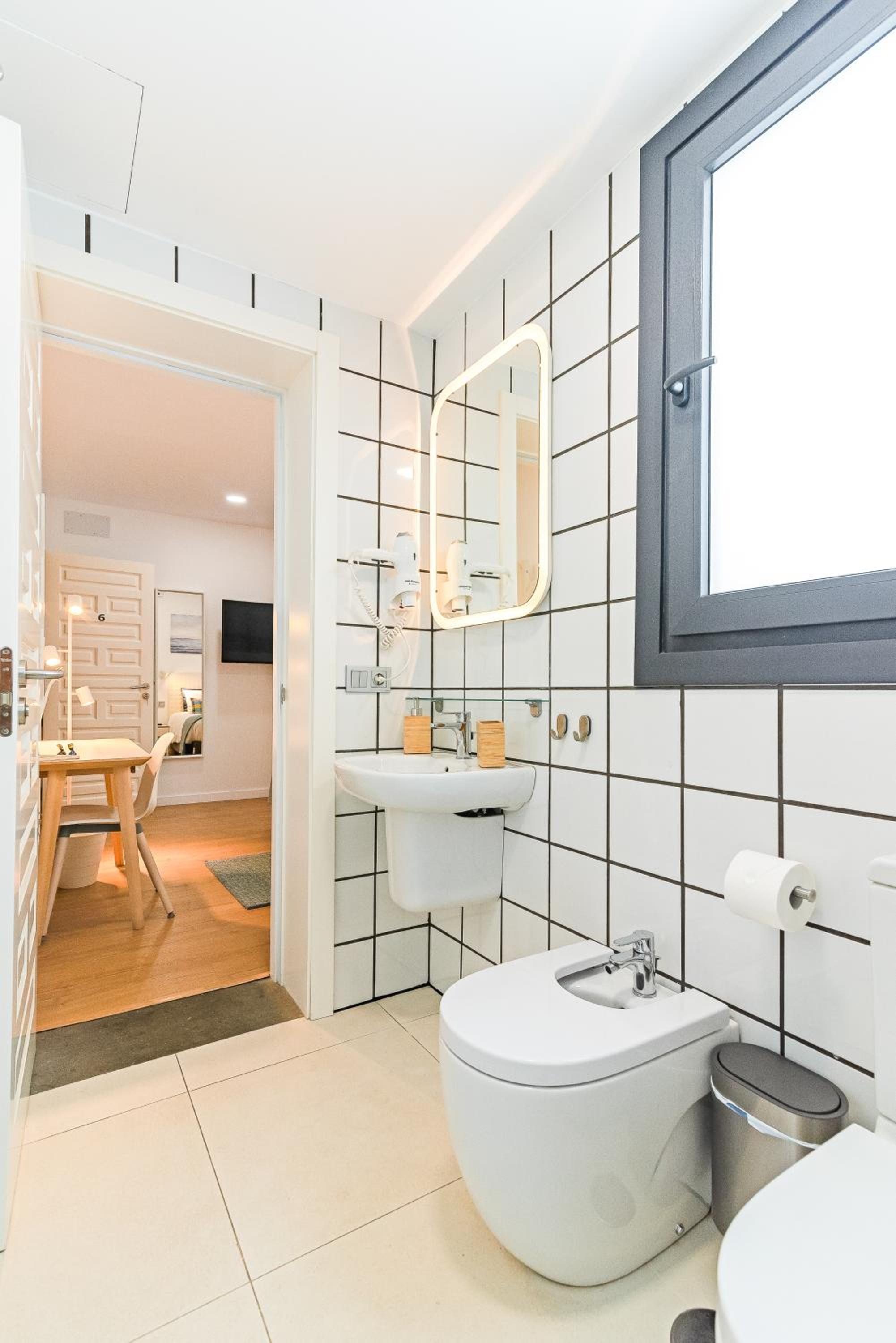 Double Room thumbnail 5