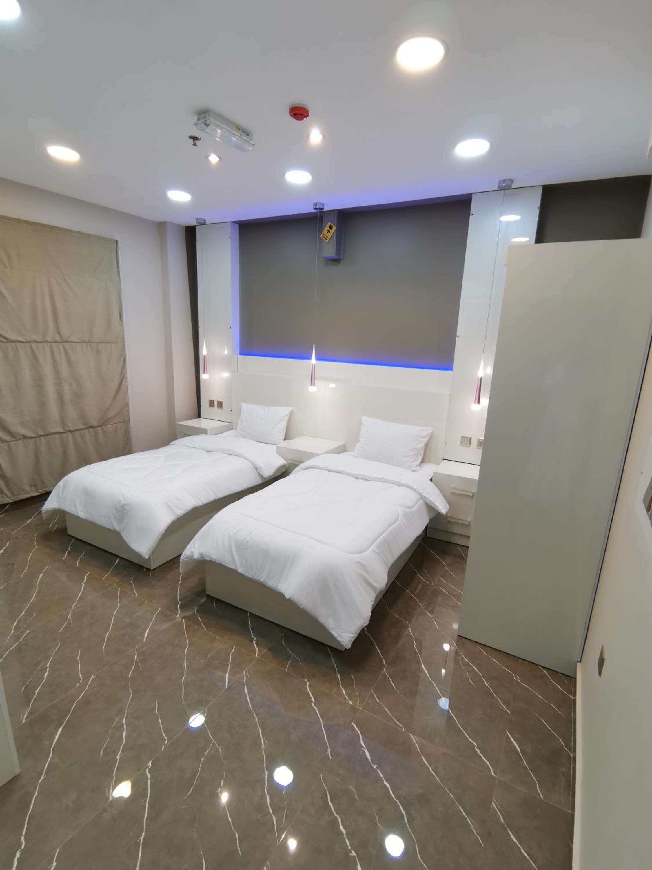 Twin Room with Shared Toilet