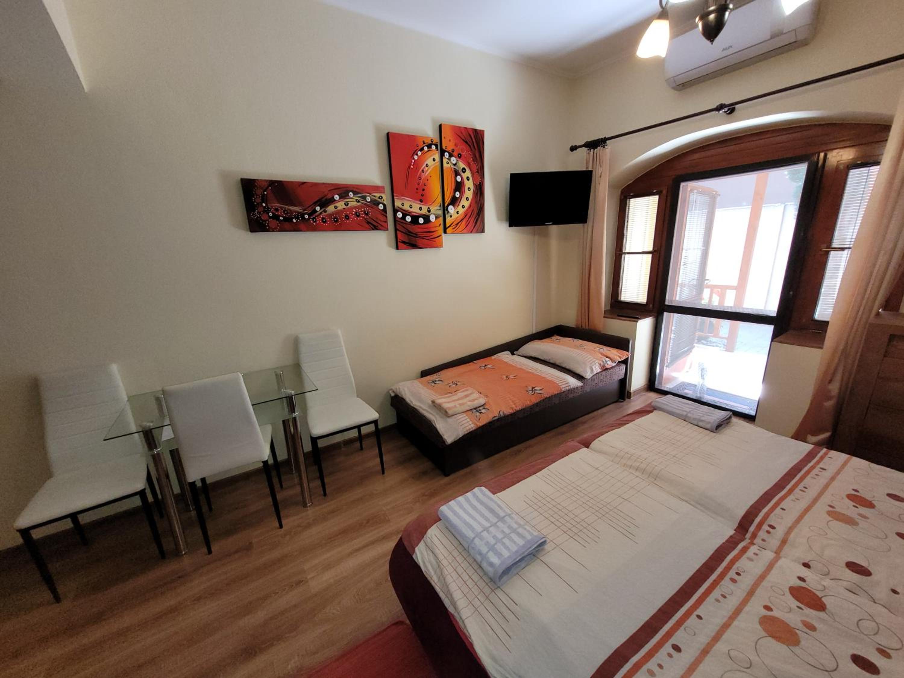 Studio (3 Adults) - Photo 6