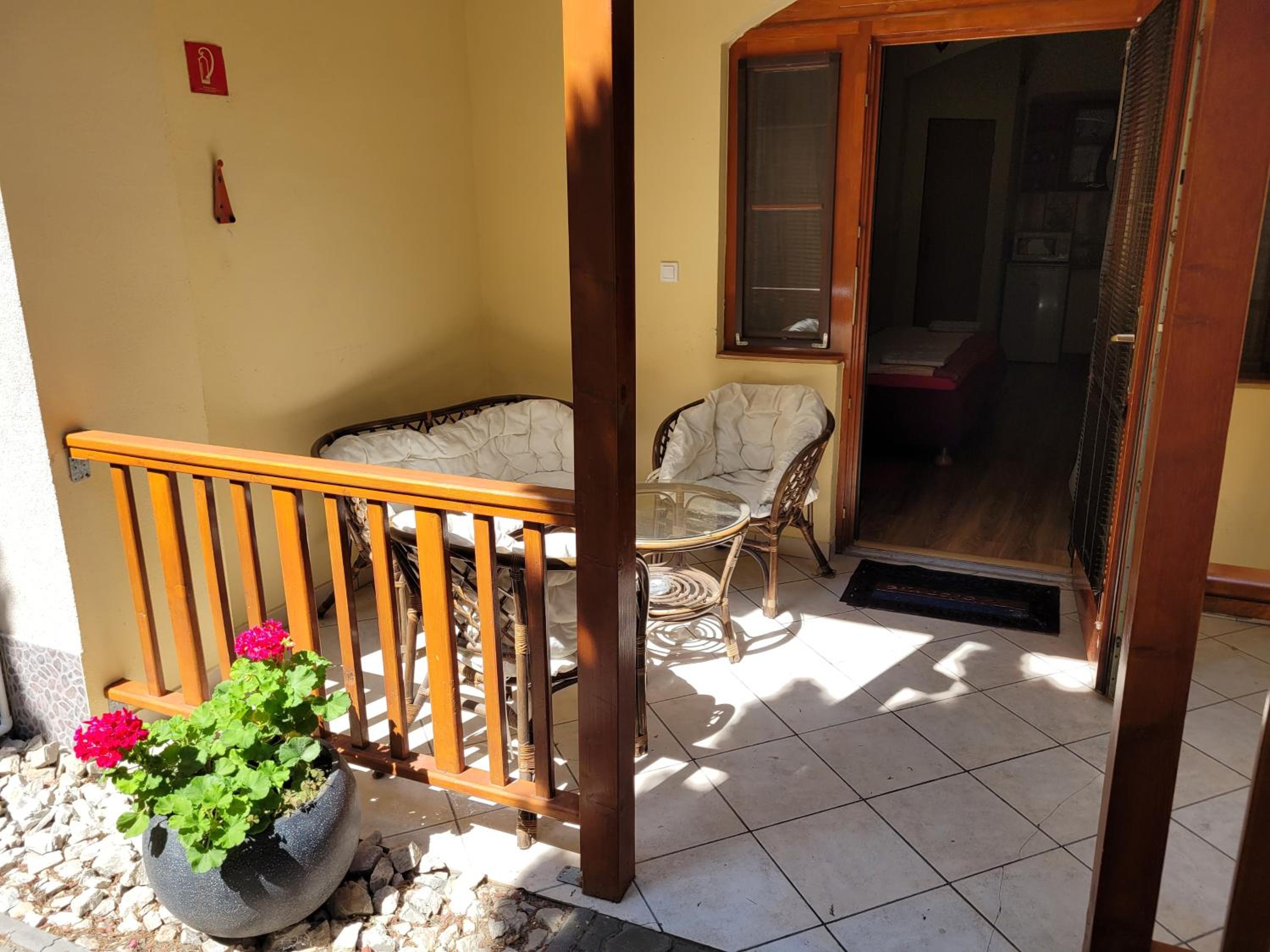 Studio (3 Adults) - Photo 12