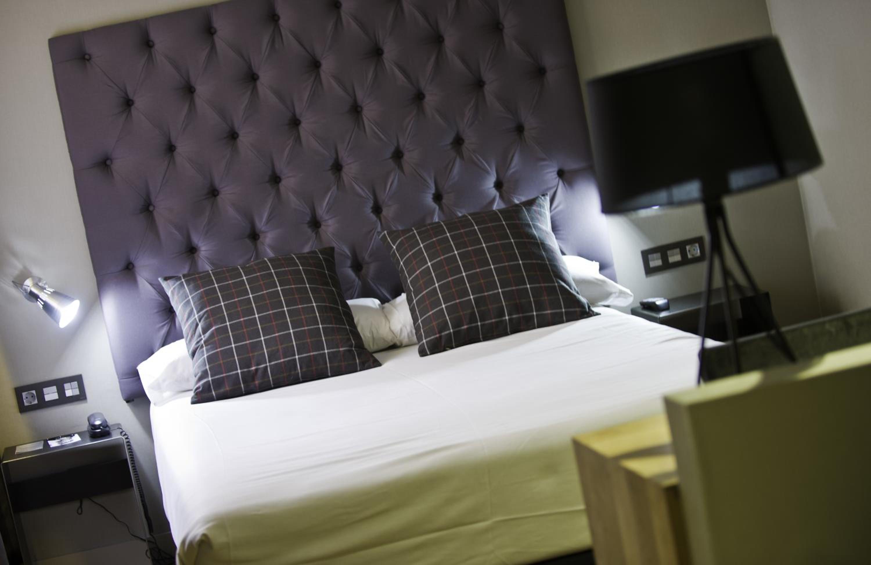 Double or Twin Room - Photo 12