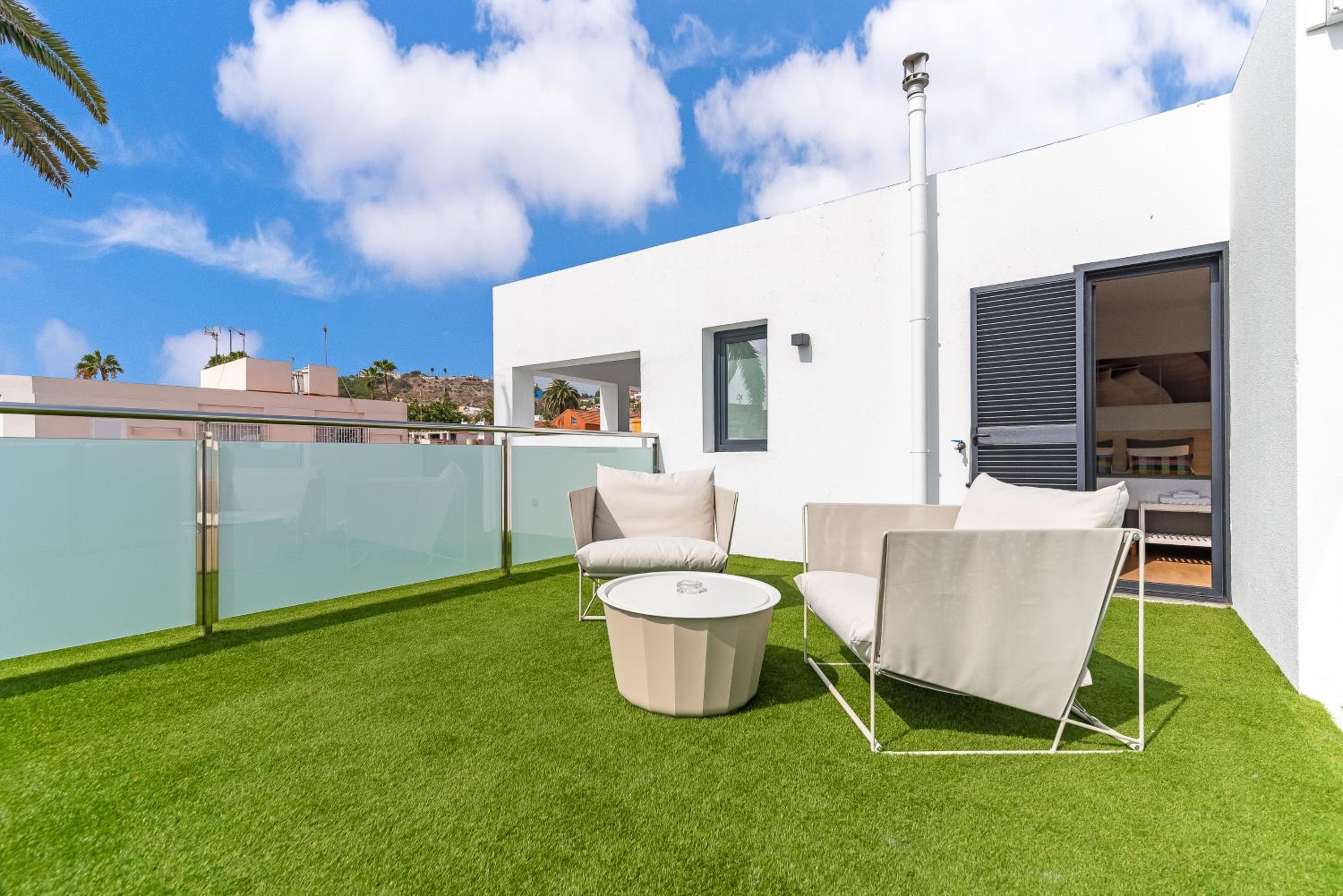 Double Room with Terrace thumbnail 6