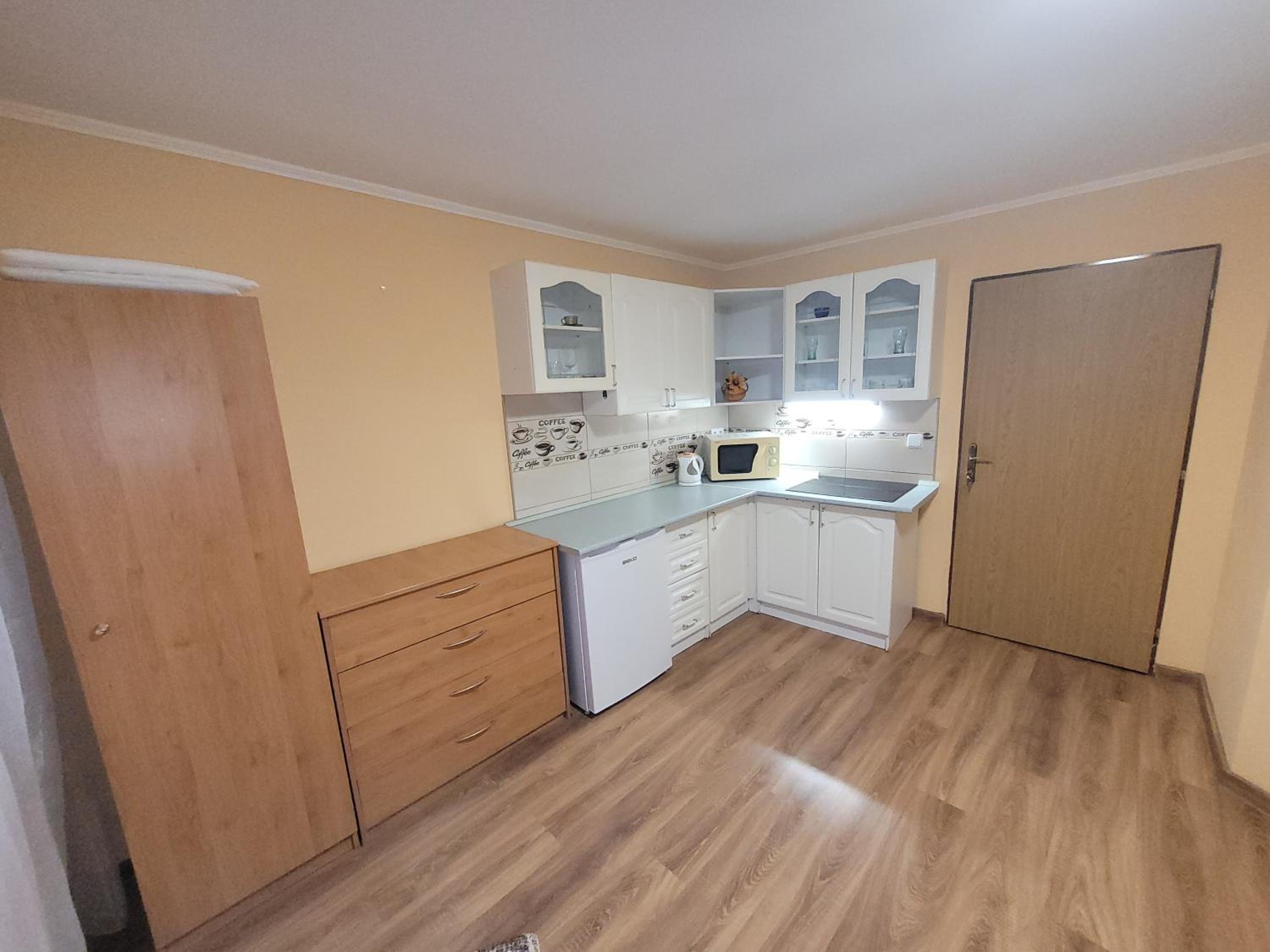 Quadruple Room with Balcony - Photo 8
