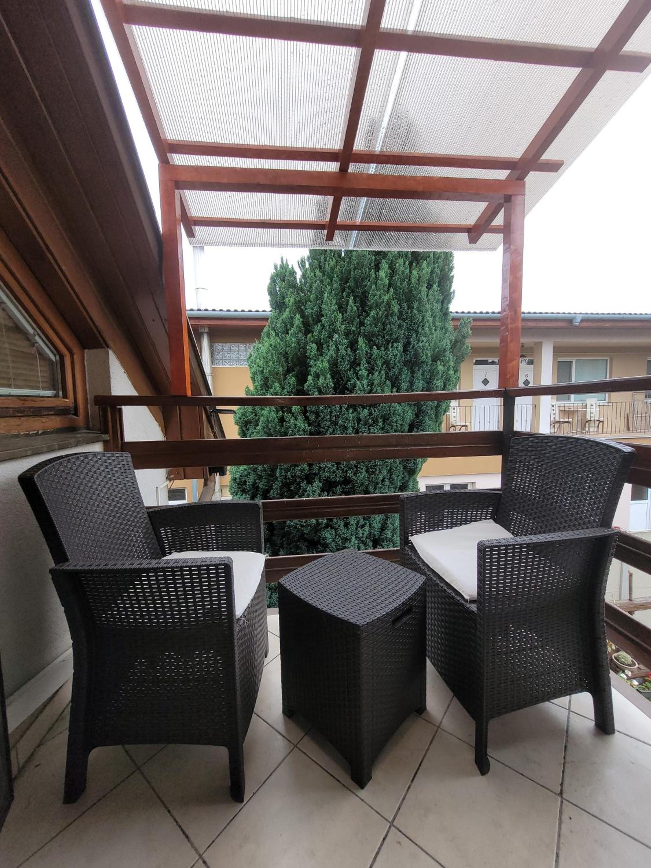 Quadruple Room with Balcony - Photo 14