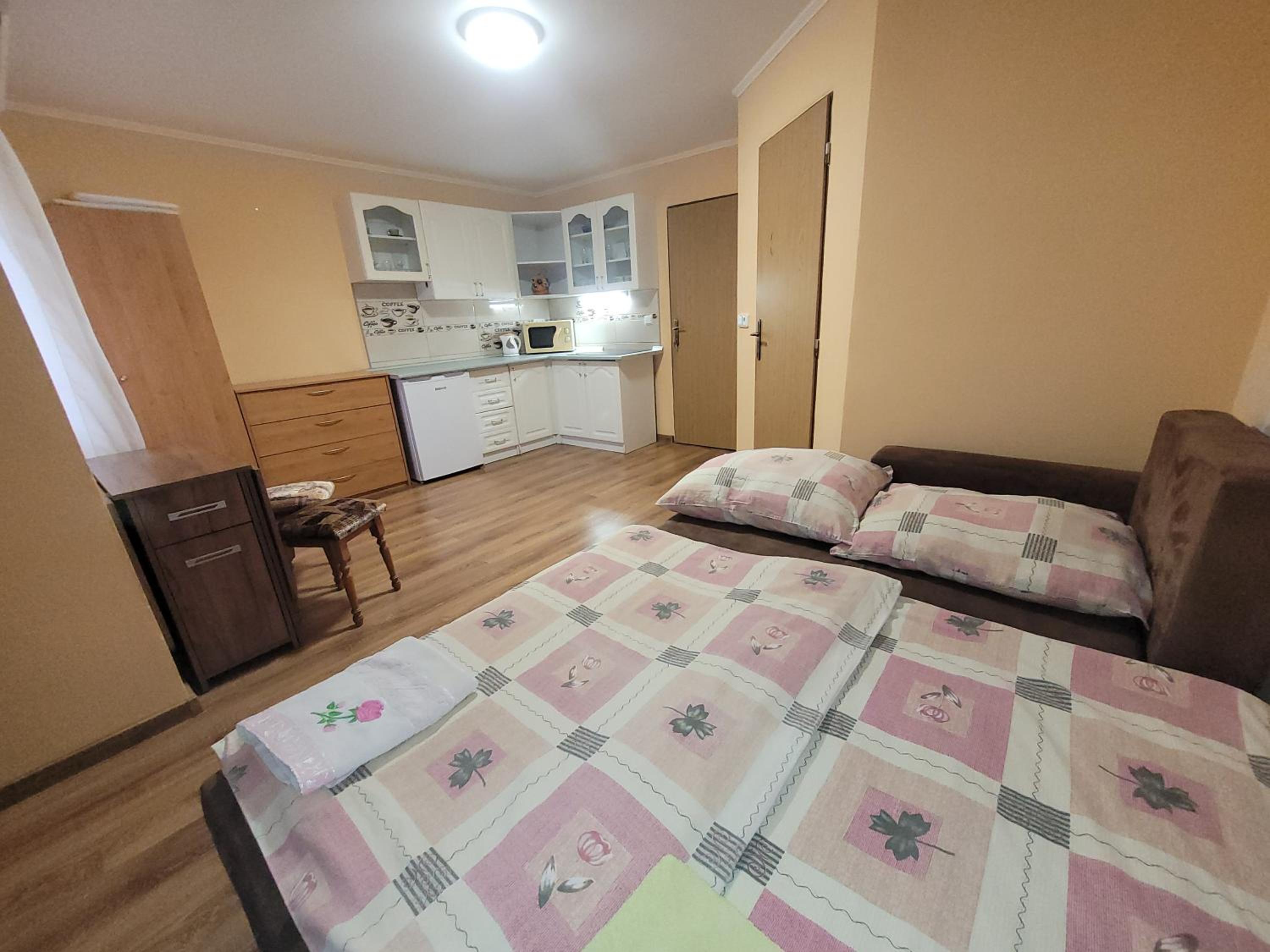 Quadruple Room with Balcony - Photo 6
