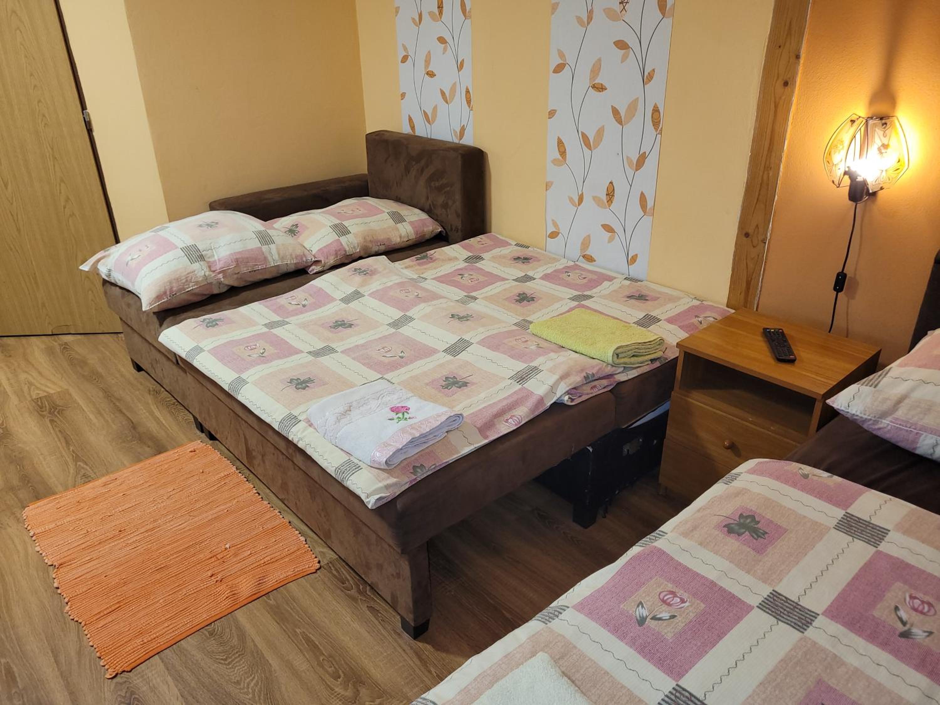 Quadruple Room with Balcony - Photo 5