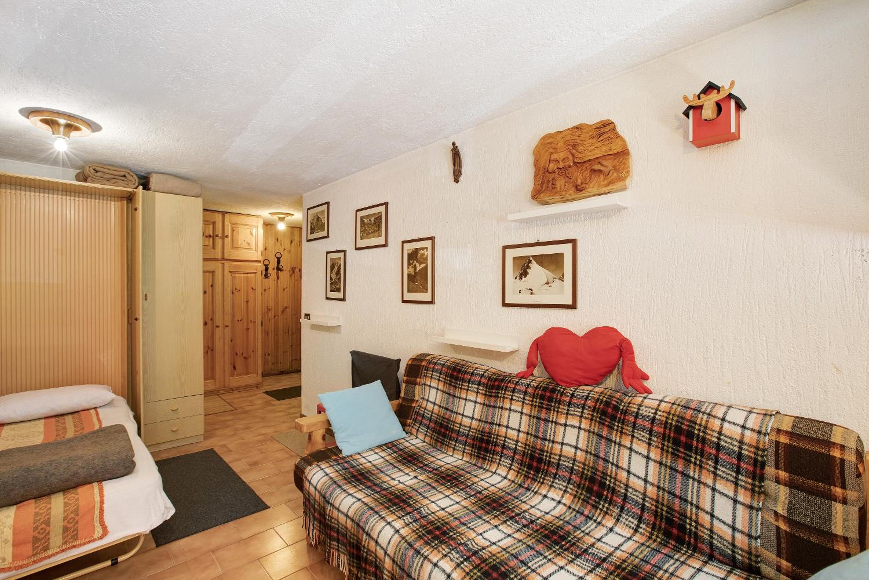 One-Bedroom Apartment with Garden View photo 2