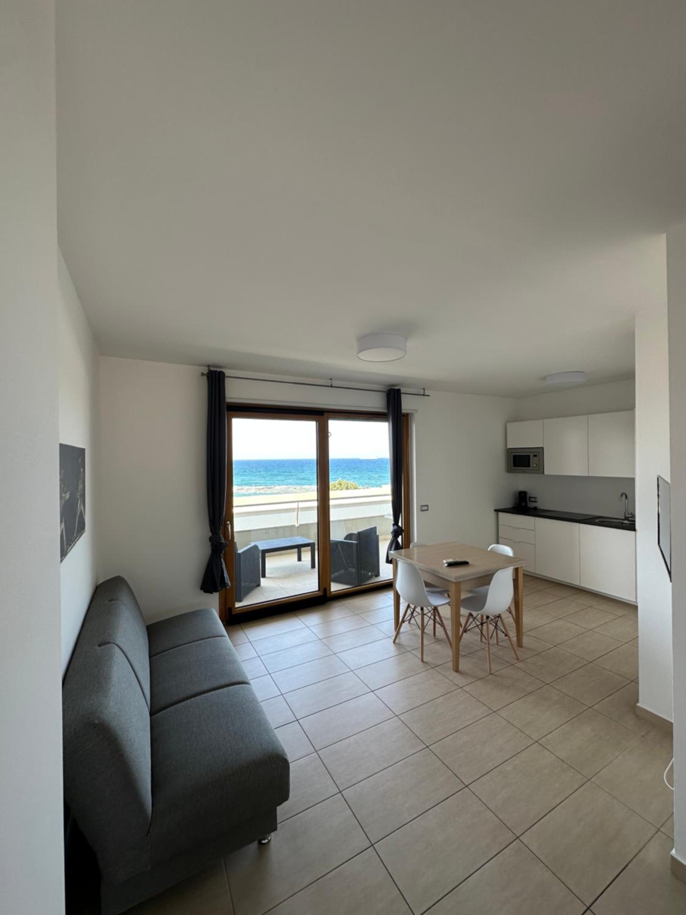 One-Bedroom Apartment with Sea View photo 1