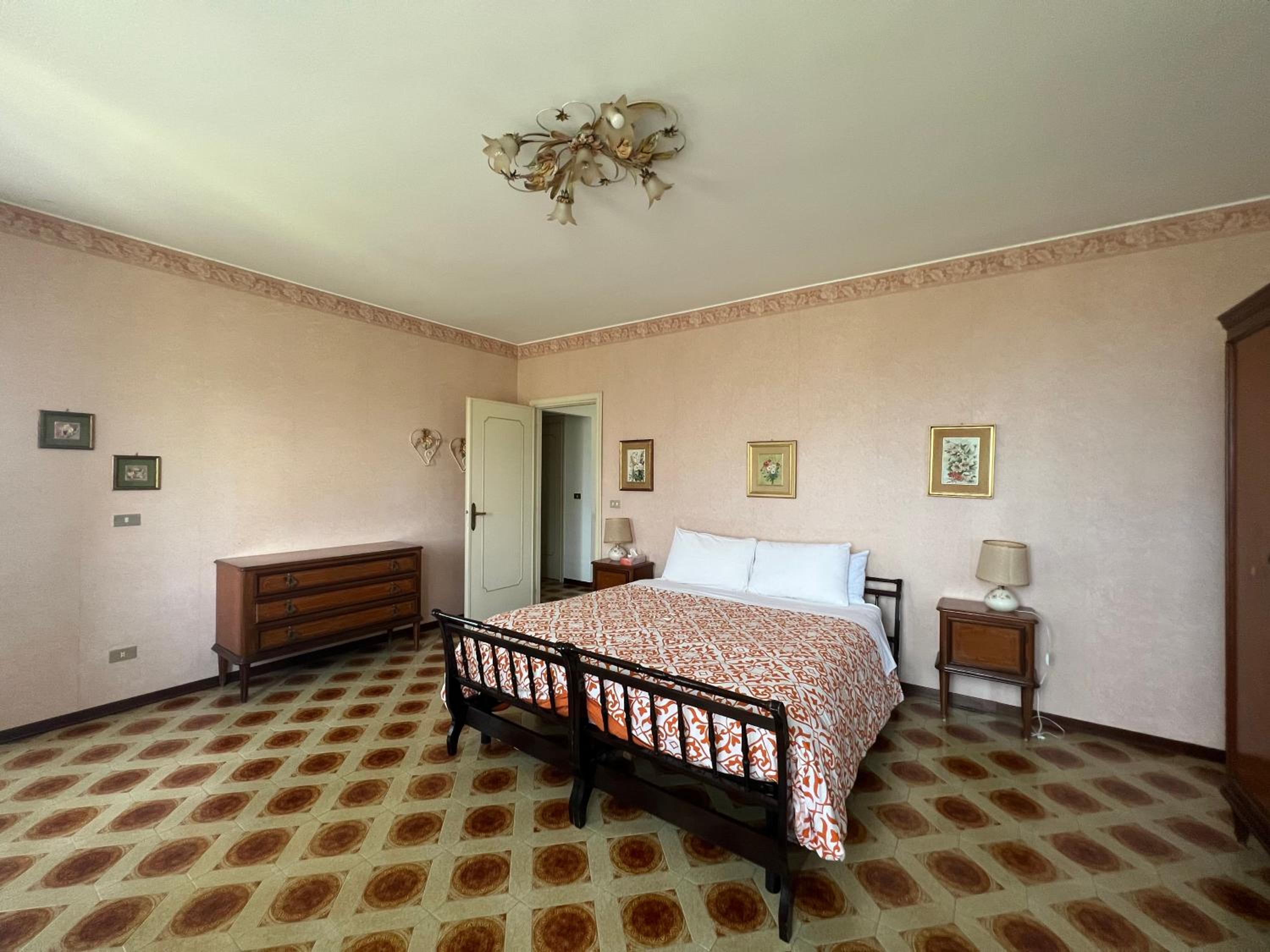 Three-Bedroom House photo 2