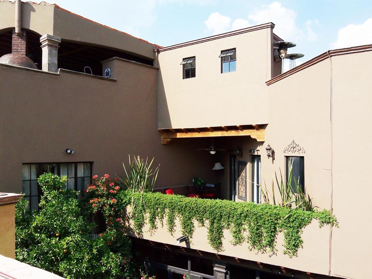Three-Bedroom House - Photo 28