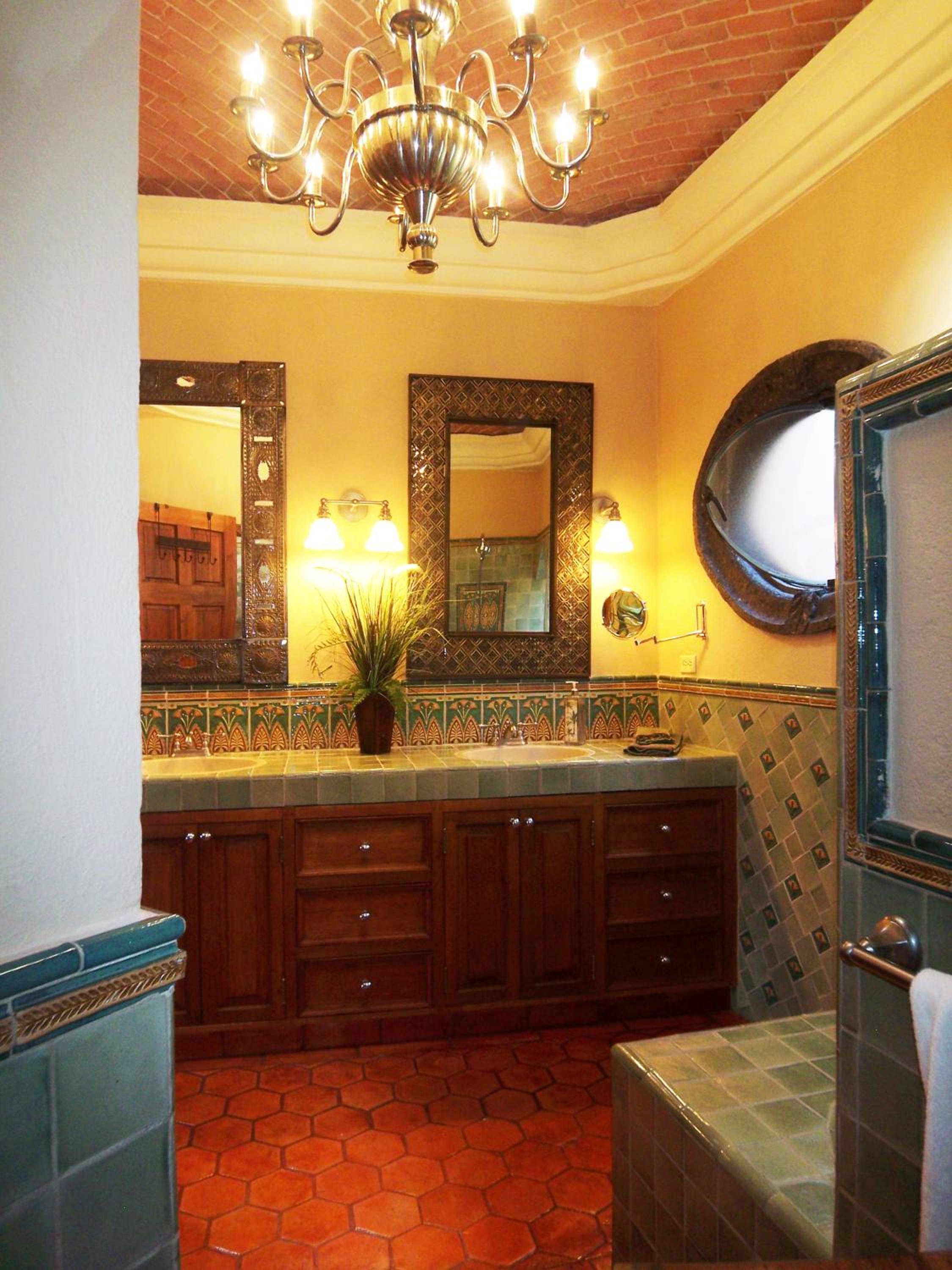 Three-Bedroom House - Photo 6