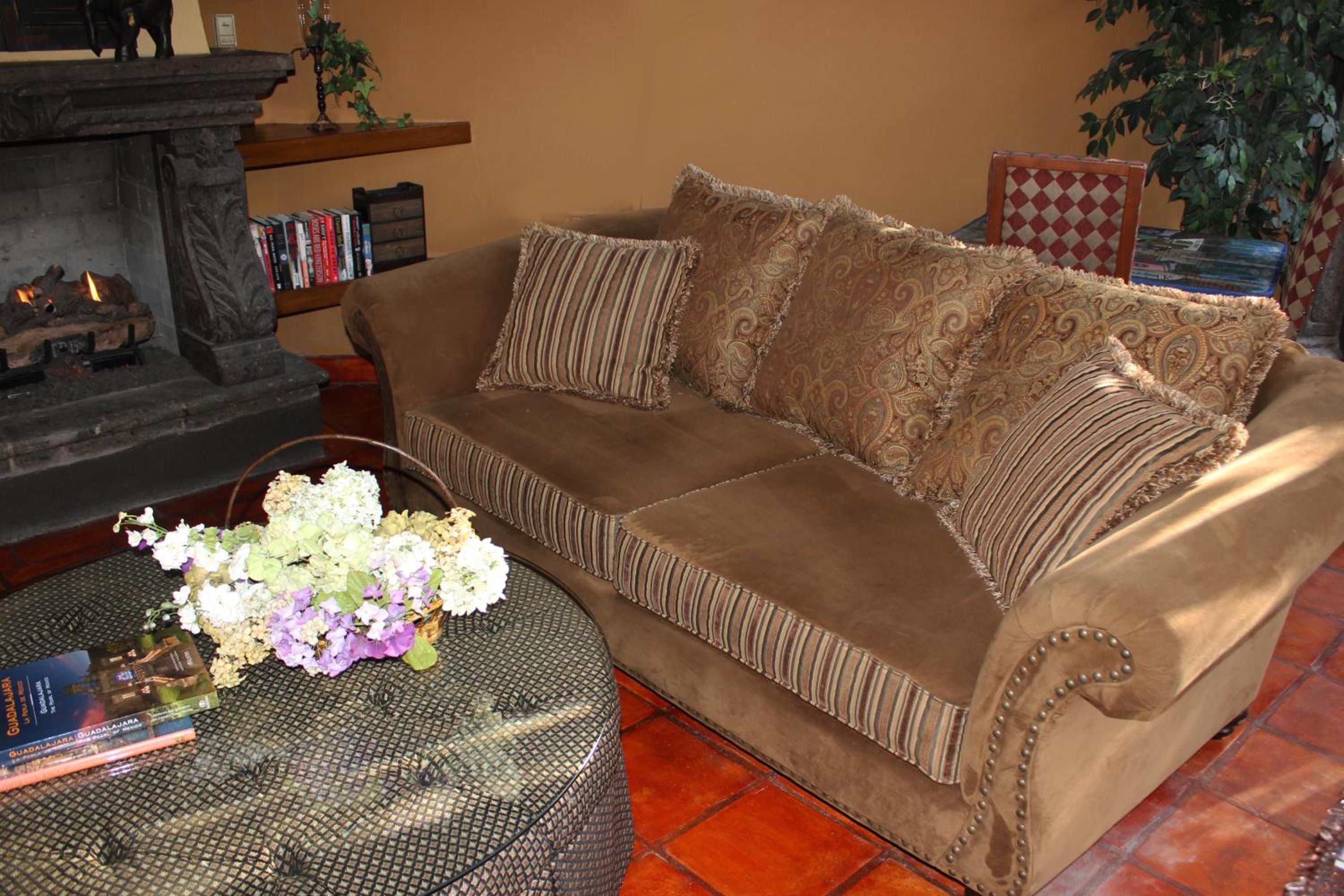Three-Bedroom House - Photo 7