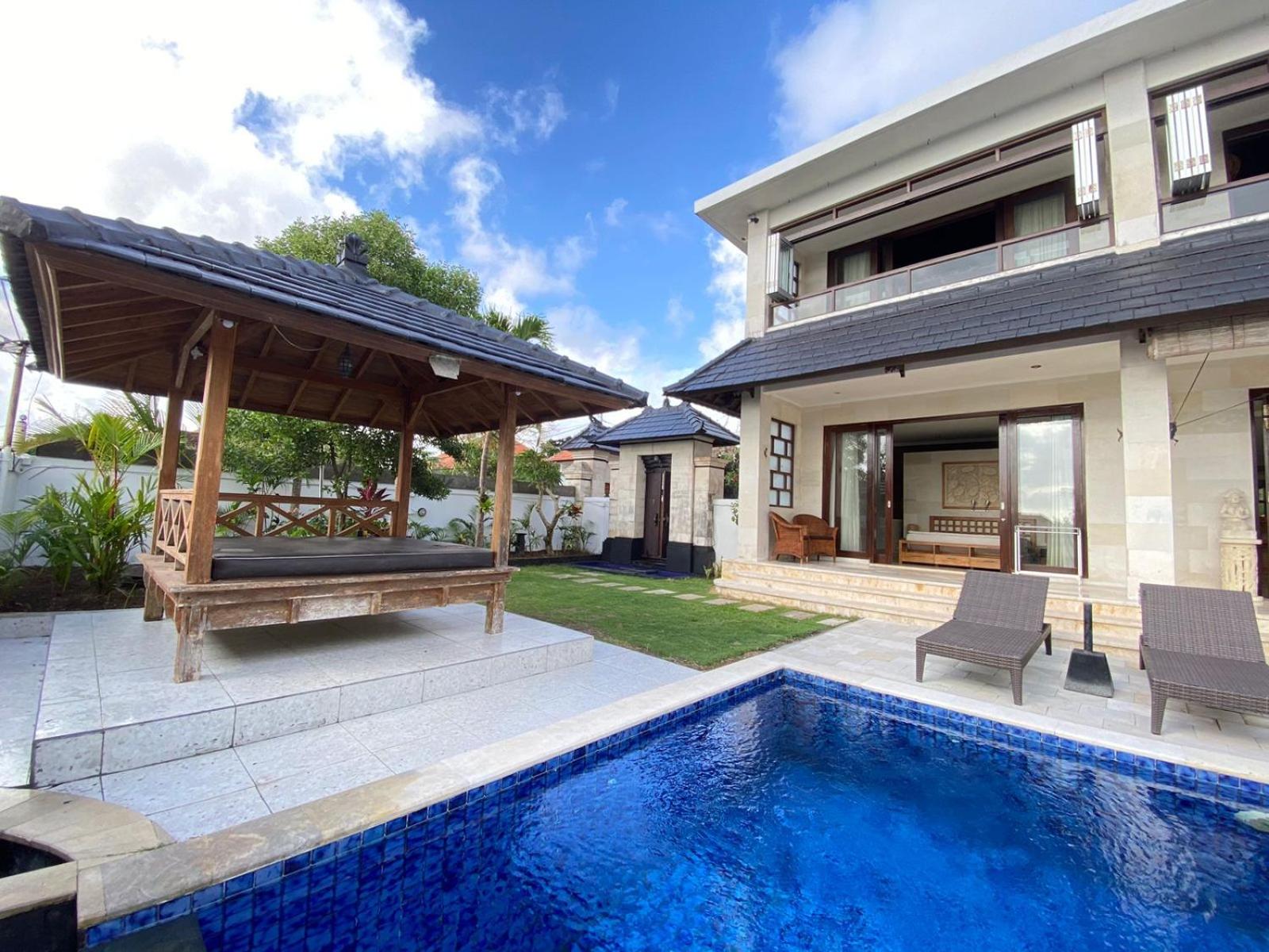 Villa photo 2
