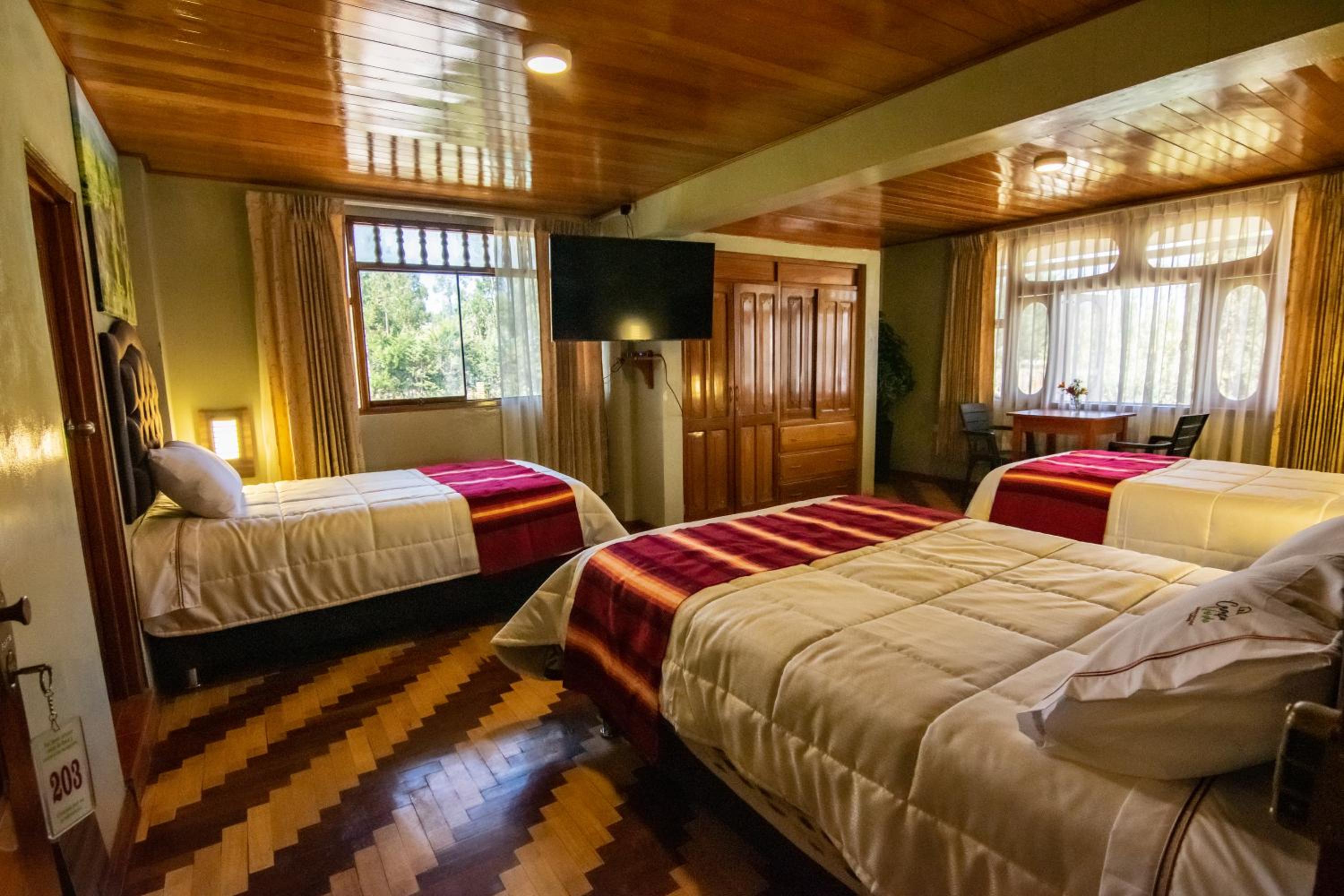 Deluxe Triple Room photo 3