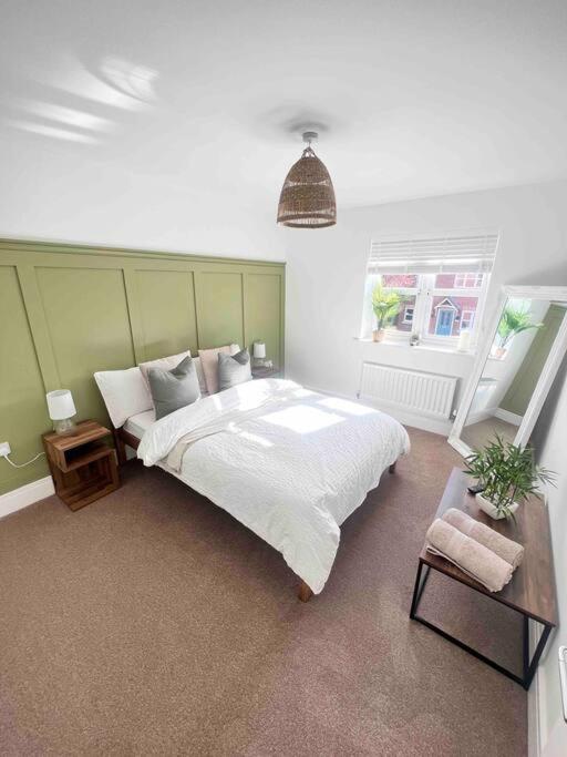 Three-Bedroom House photo 1