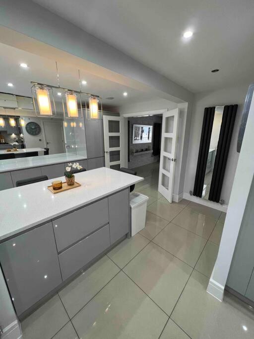 Three-Bedroom House photo 2