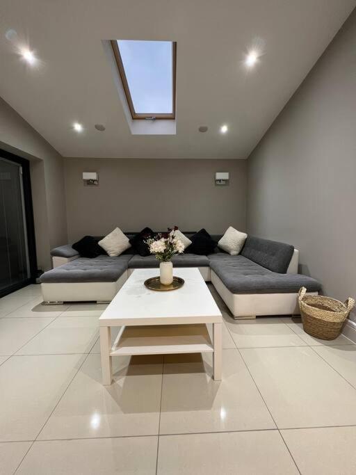 Three-Bedroom House photo 3