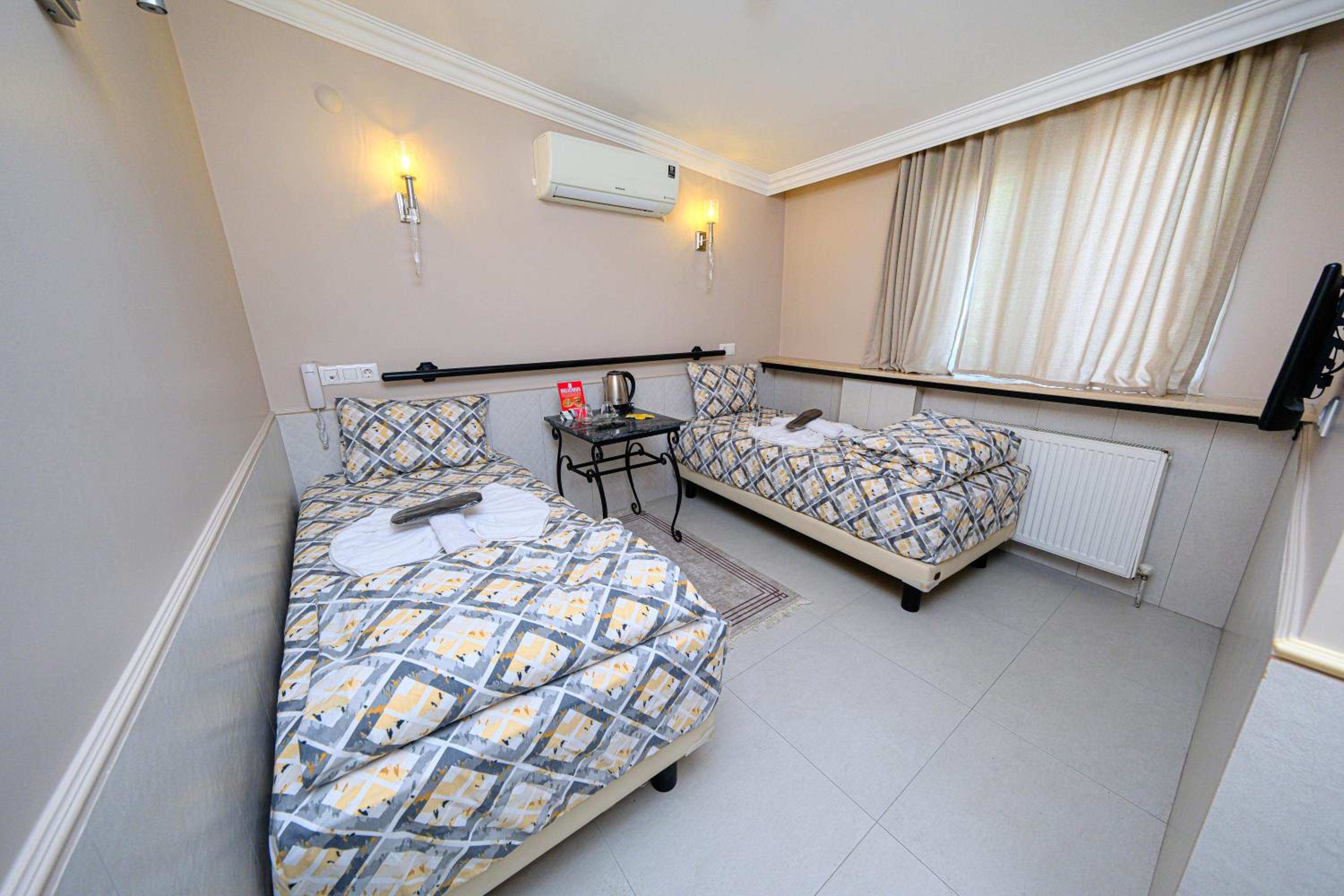 Deluxe Twin Room photo 3