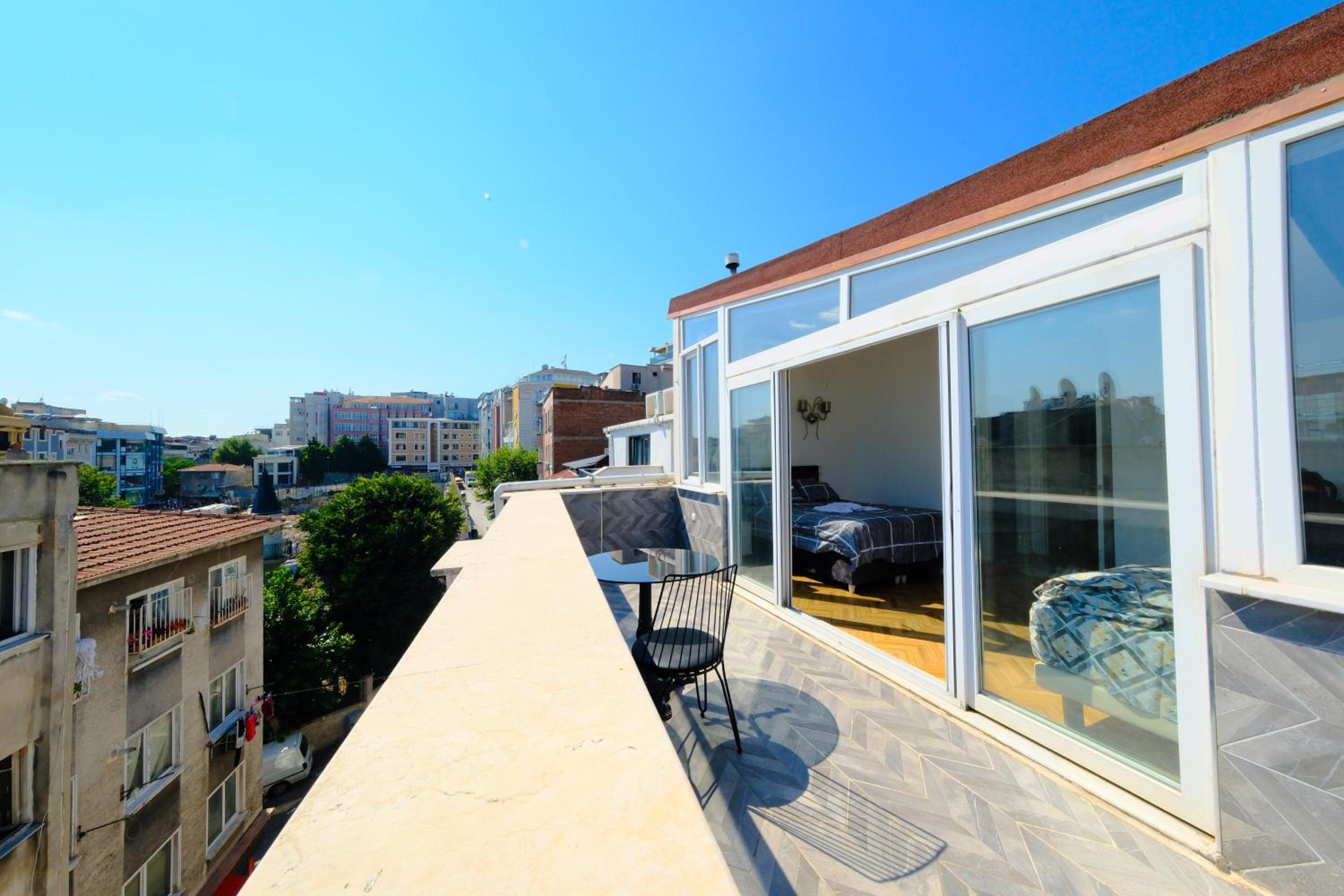 Quadruple Room with Terrace photo 3