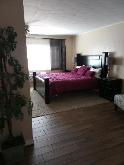 Deluxe King Room photo 3