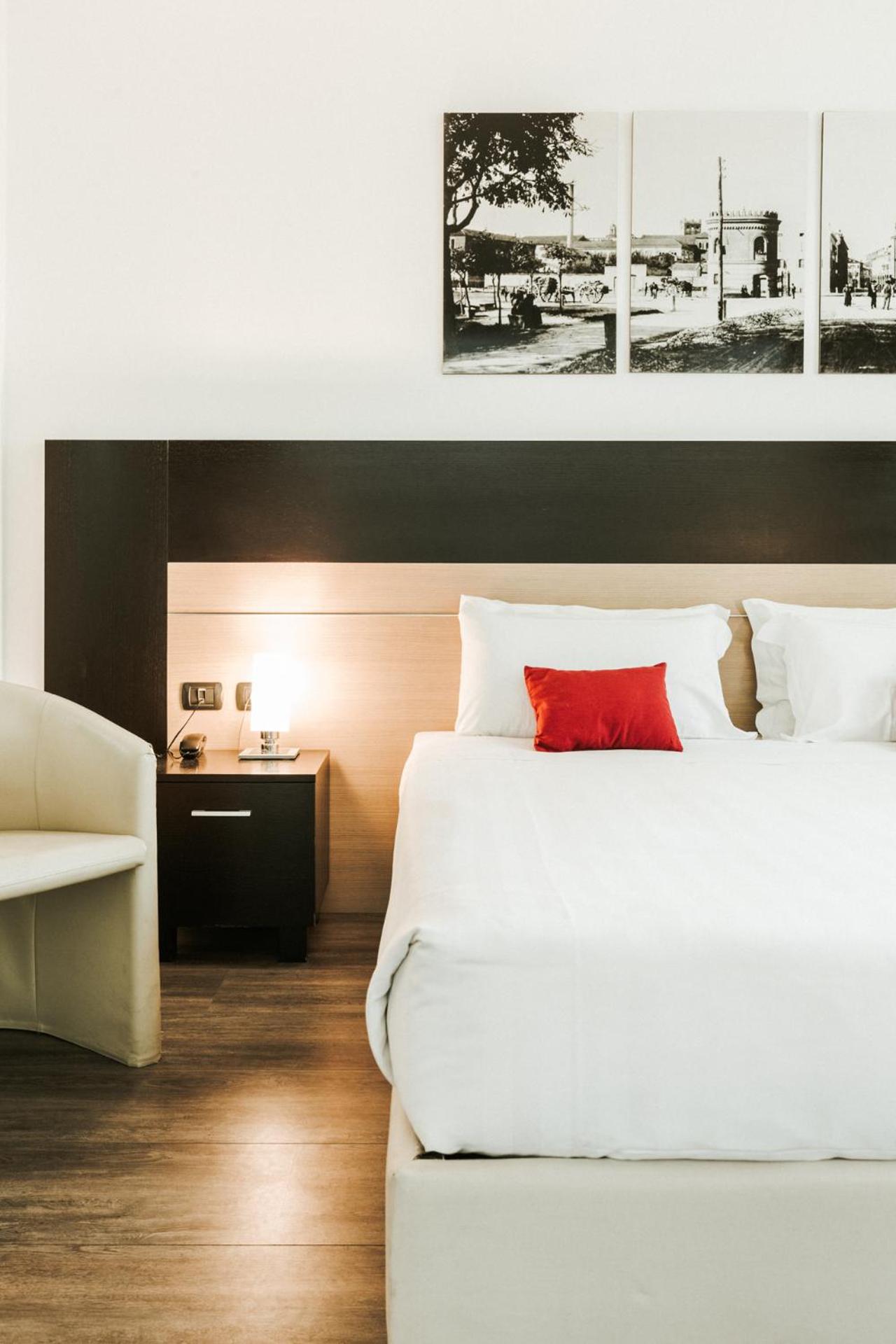 Double Room - Photo 5