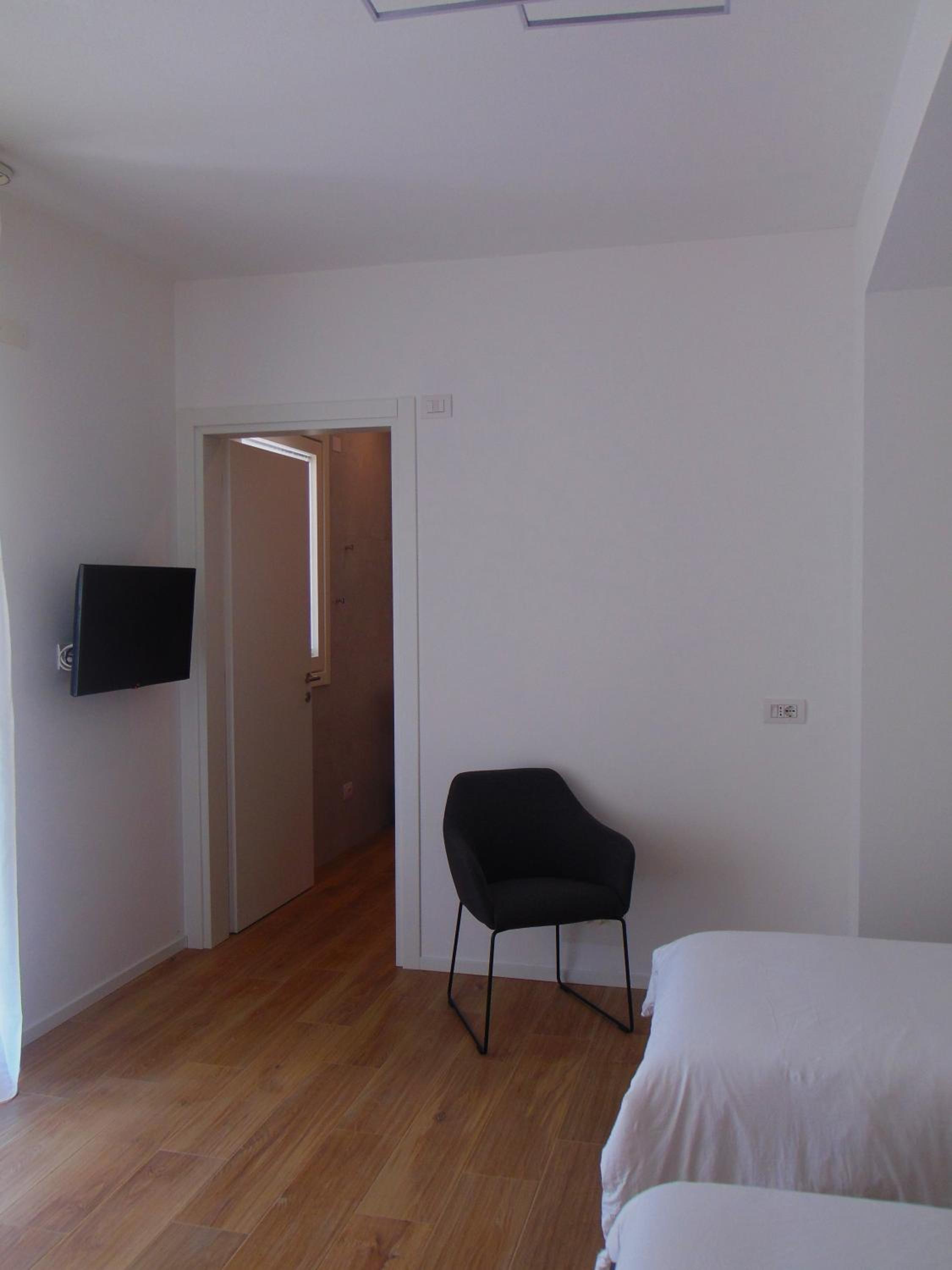 Double or Twin Room - Disability Access photo 1