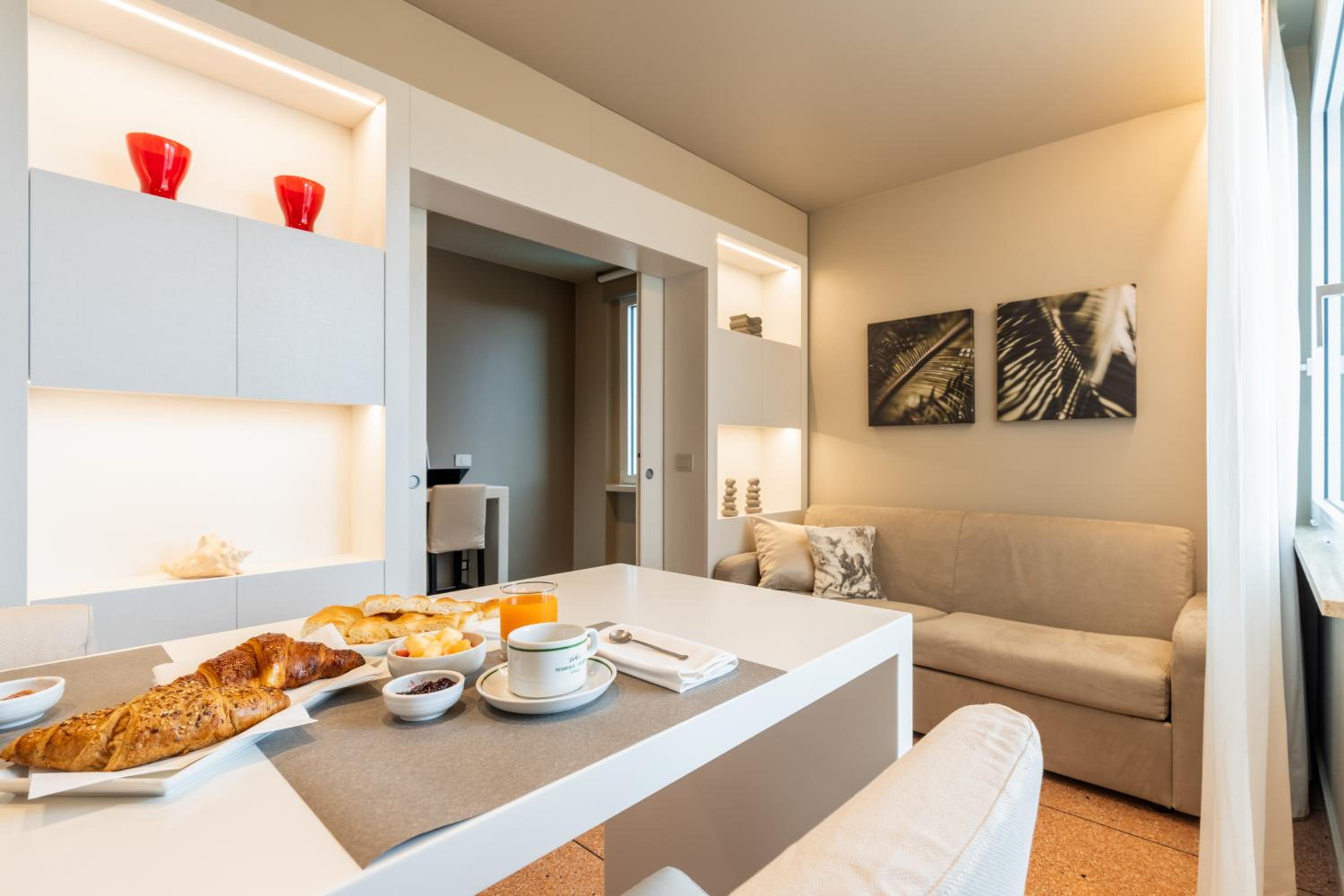 One-Bedroom Apartment - Photo 1