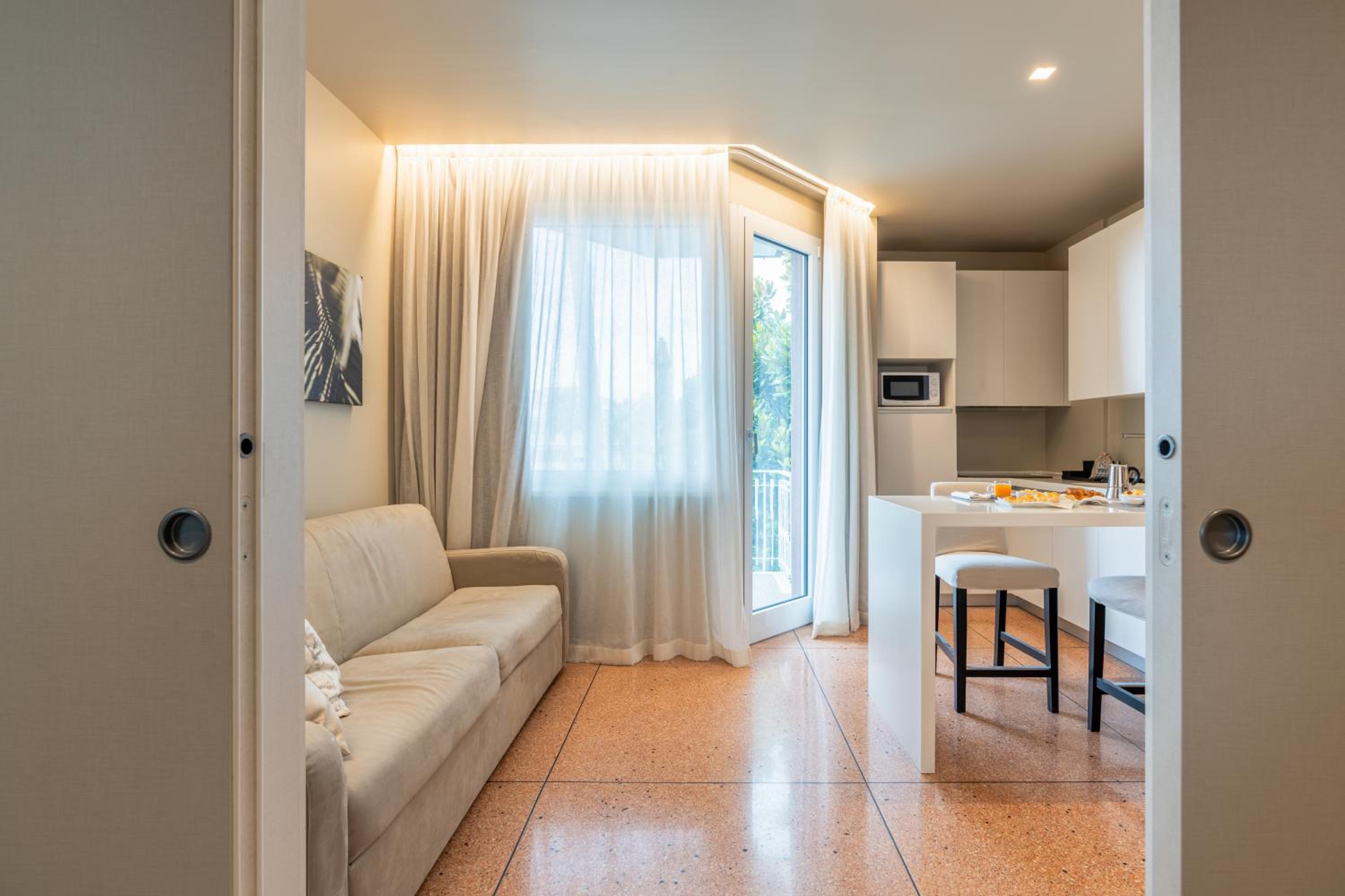 One-Bedroom Apartment - Photo 9
