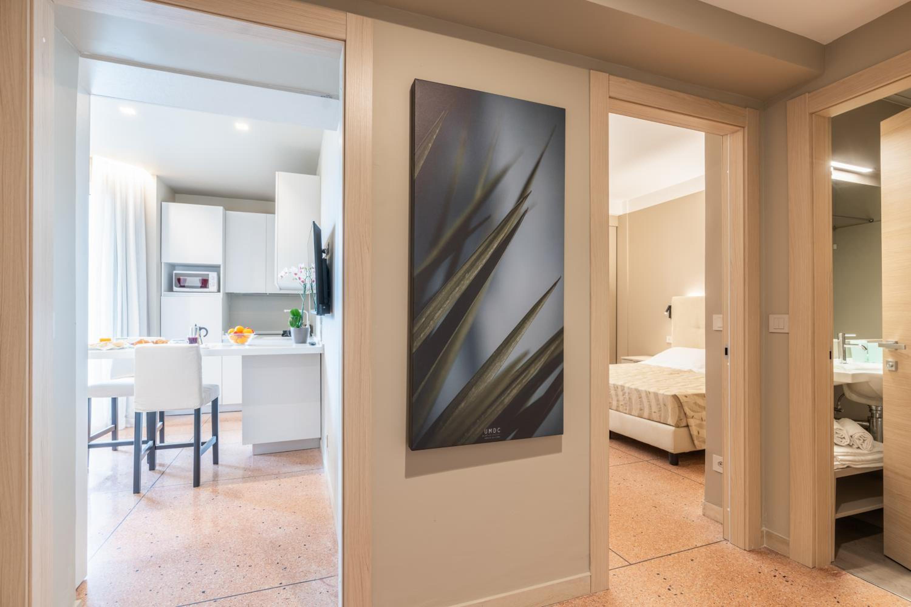 One-Bedroom Apartment - Photo 8