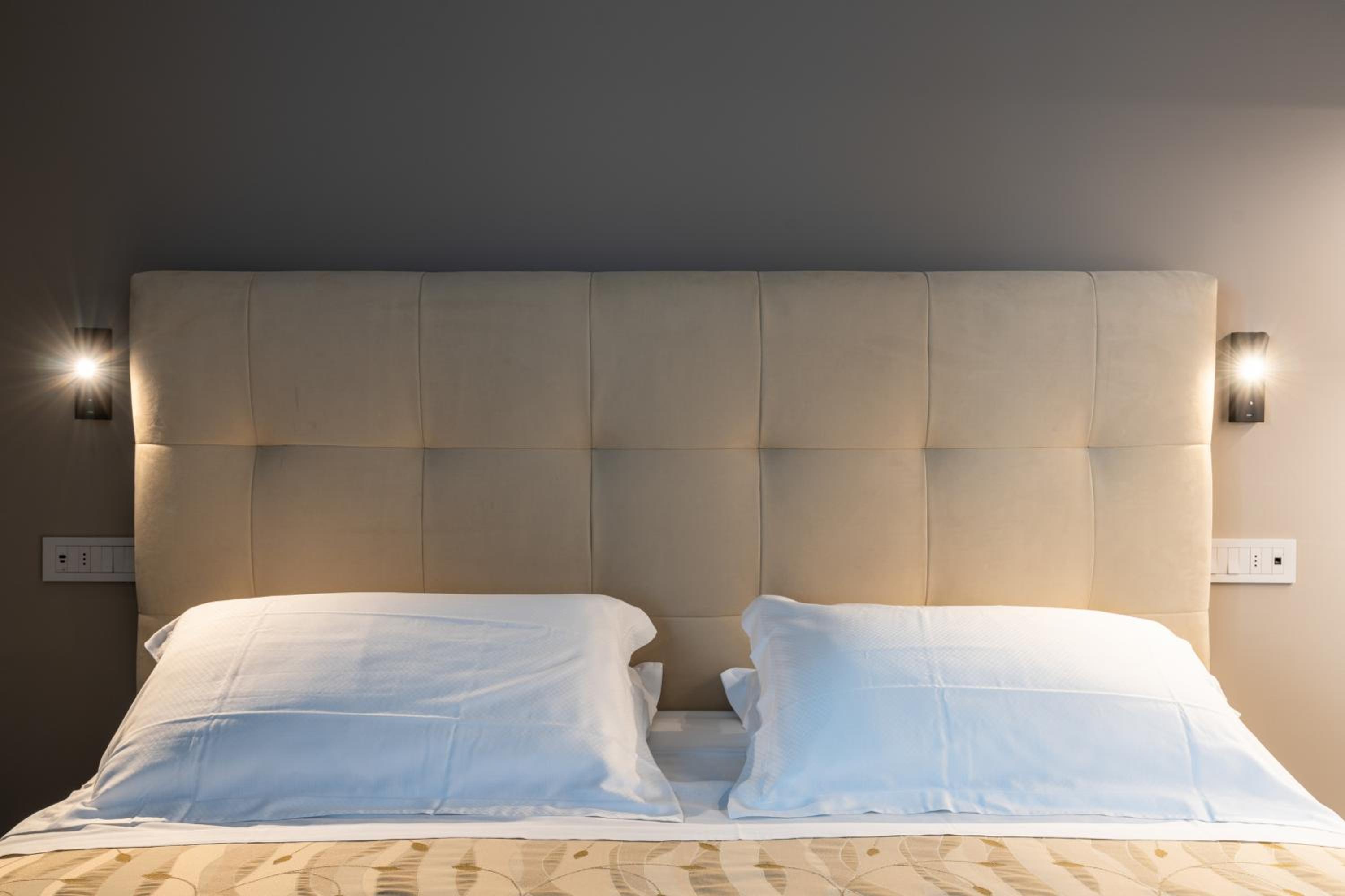 Double or Twin Room with Pool View - Photo 1