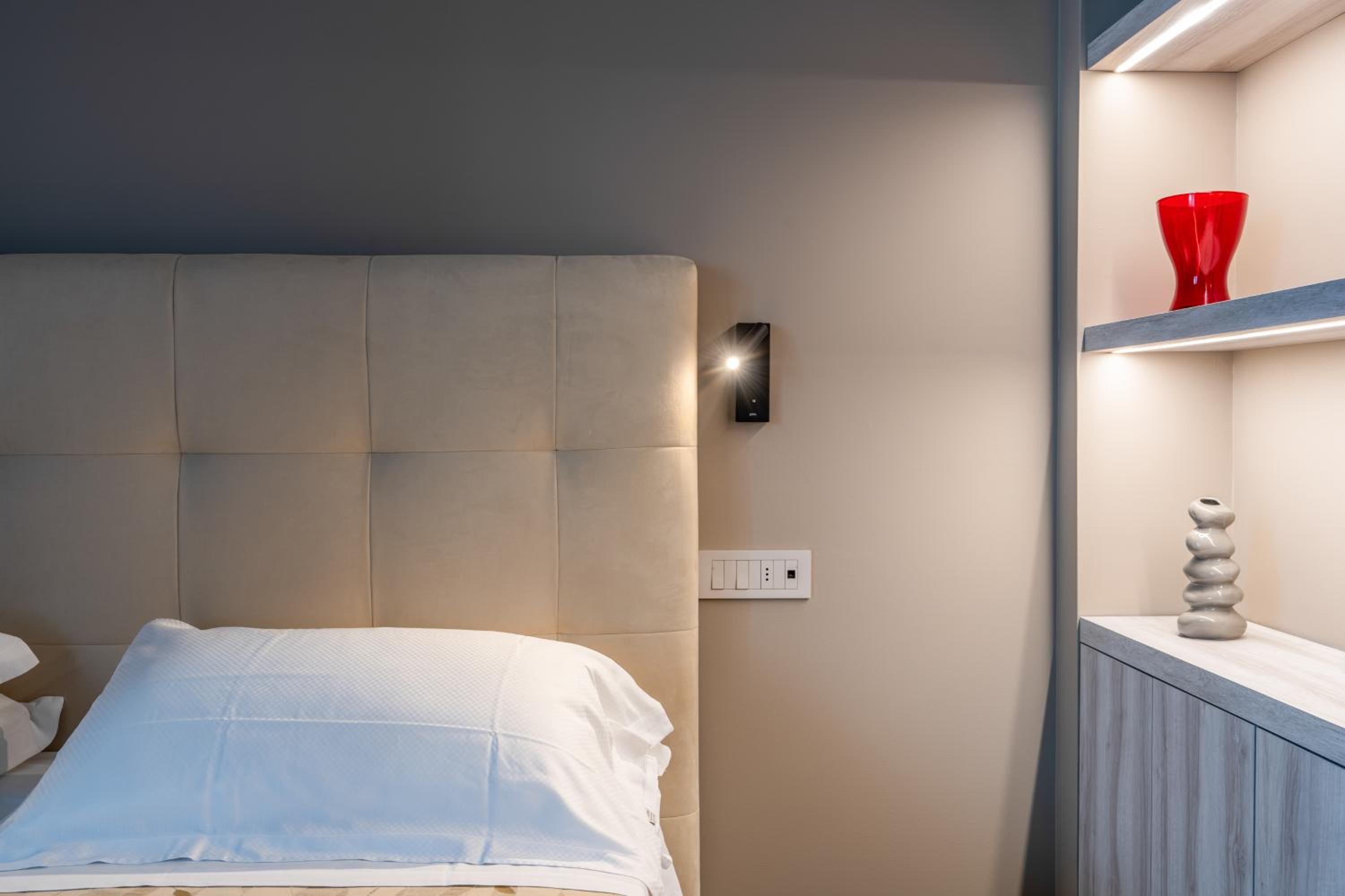 Double or Twin Room with Pool View - Photo 2