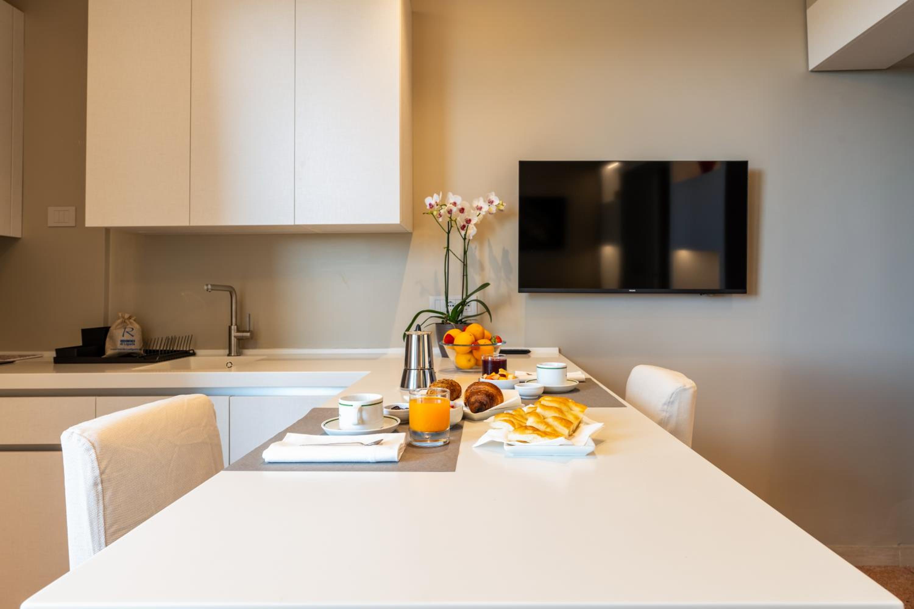 One-Bedroom Apartment - Photo 6