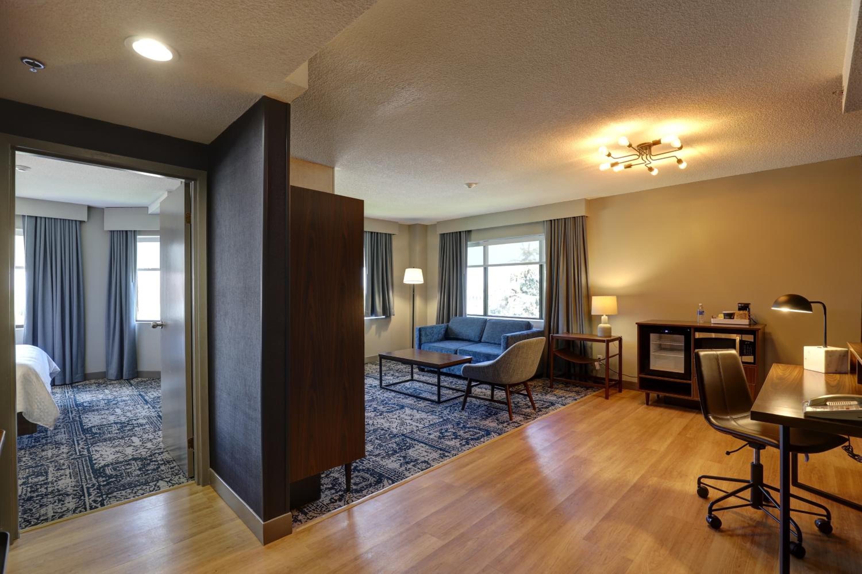 Junior Suite with Sofa Bed - Photo 1