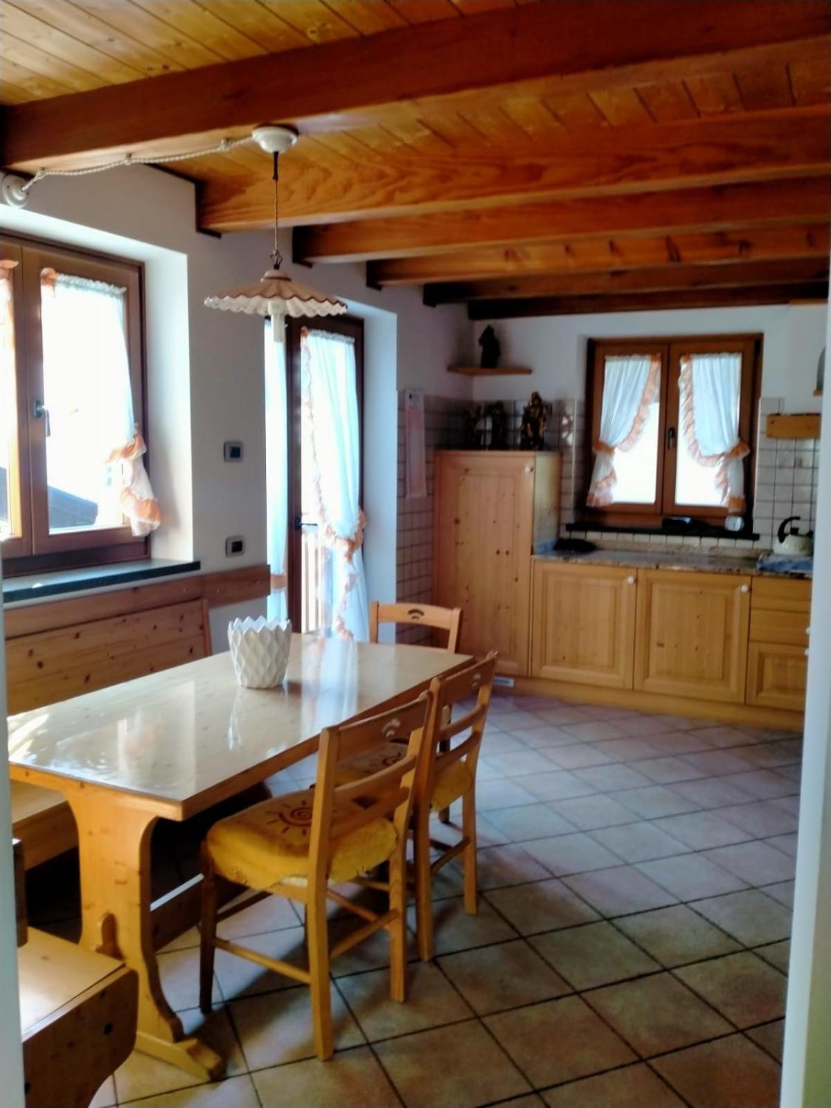 Four-Bedroom House photo 2