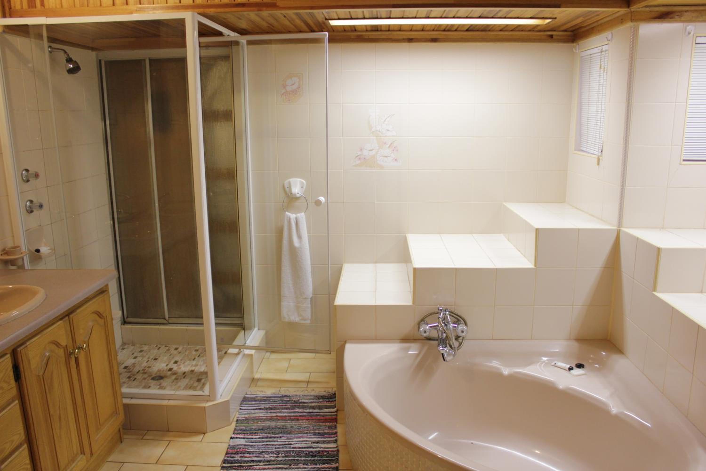 Large Double Room - Photo 2